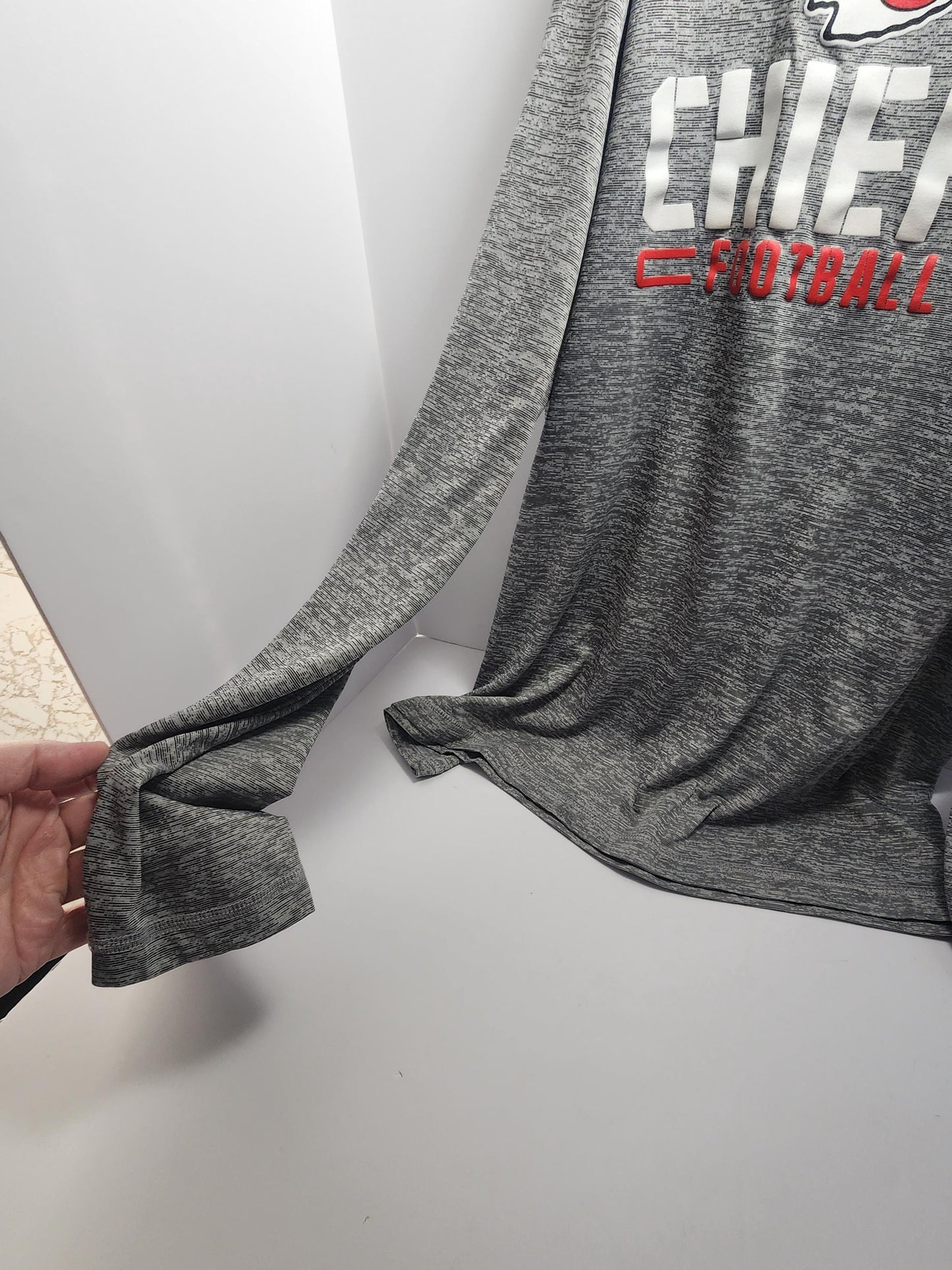 Men's Size Large Kansas City Chiefs Long Sleeve Shirt - Kansas City Chiefs - Men's Clothing - Men's Shirts - Nfl - Nfl Gifts - Nfl Gear