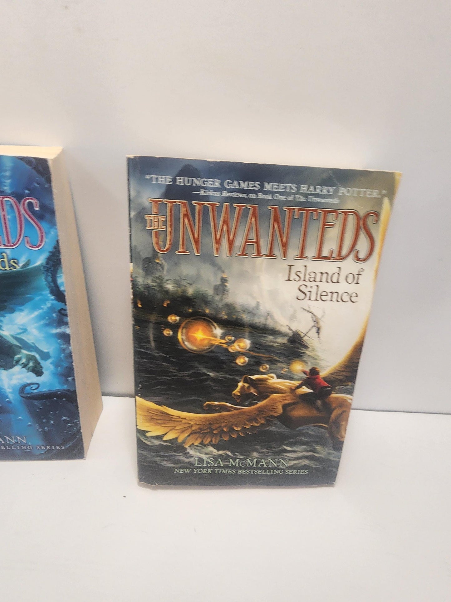 Lisa Mcmann The Unwanted Book Series LOT Of 2 - Lisa Mcmann - The Unwanted - Book Series - Series - Paperback Books