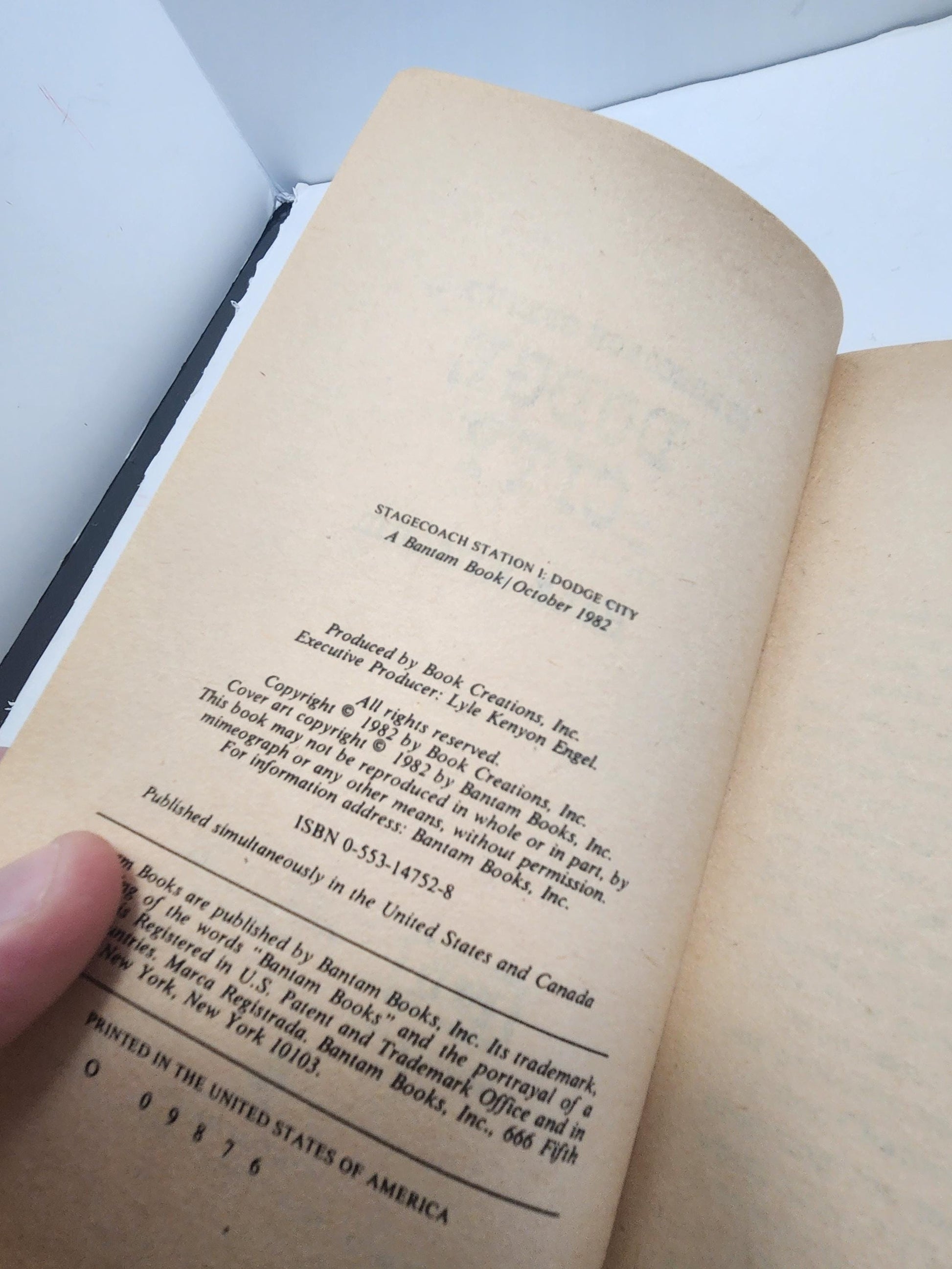 Stagecoach Station Vintage Book Series LOT Of 2 - Hank Mitchum - Hank Mitchhum Books - Westerns - Western Books - Paperback Books