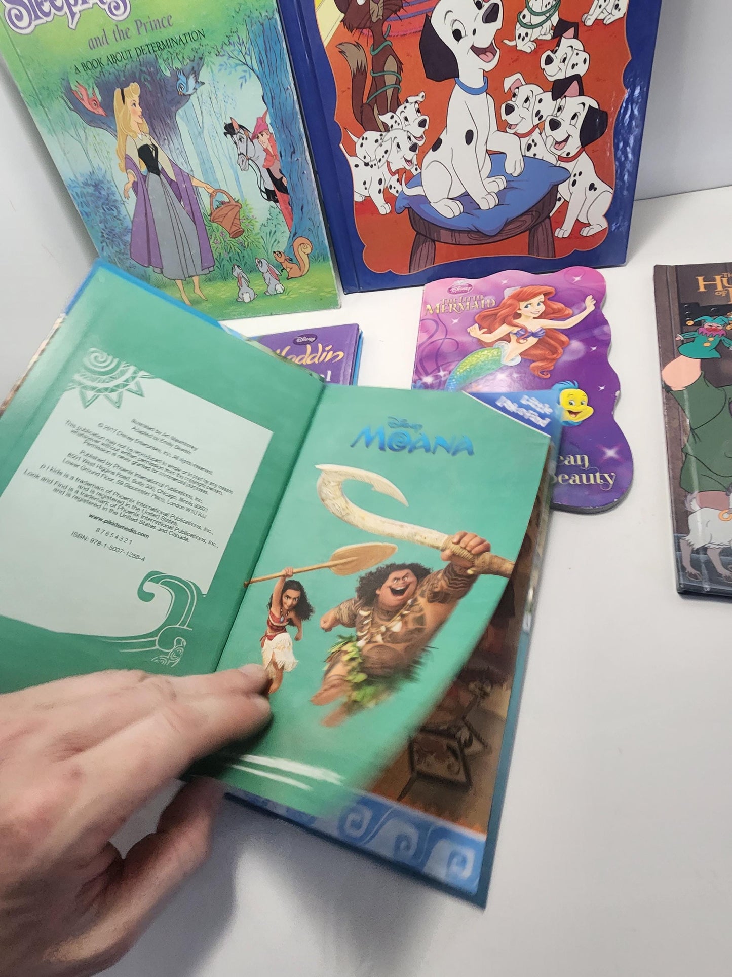 Disney Children's Books LOT Of 6 - Disney - Disney Gifts - Moana - Disney Books - Book Lot - Children's Books