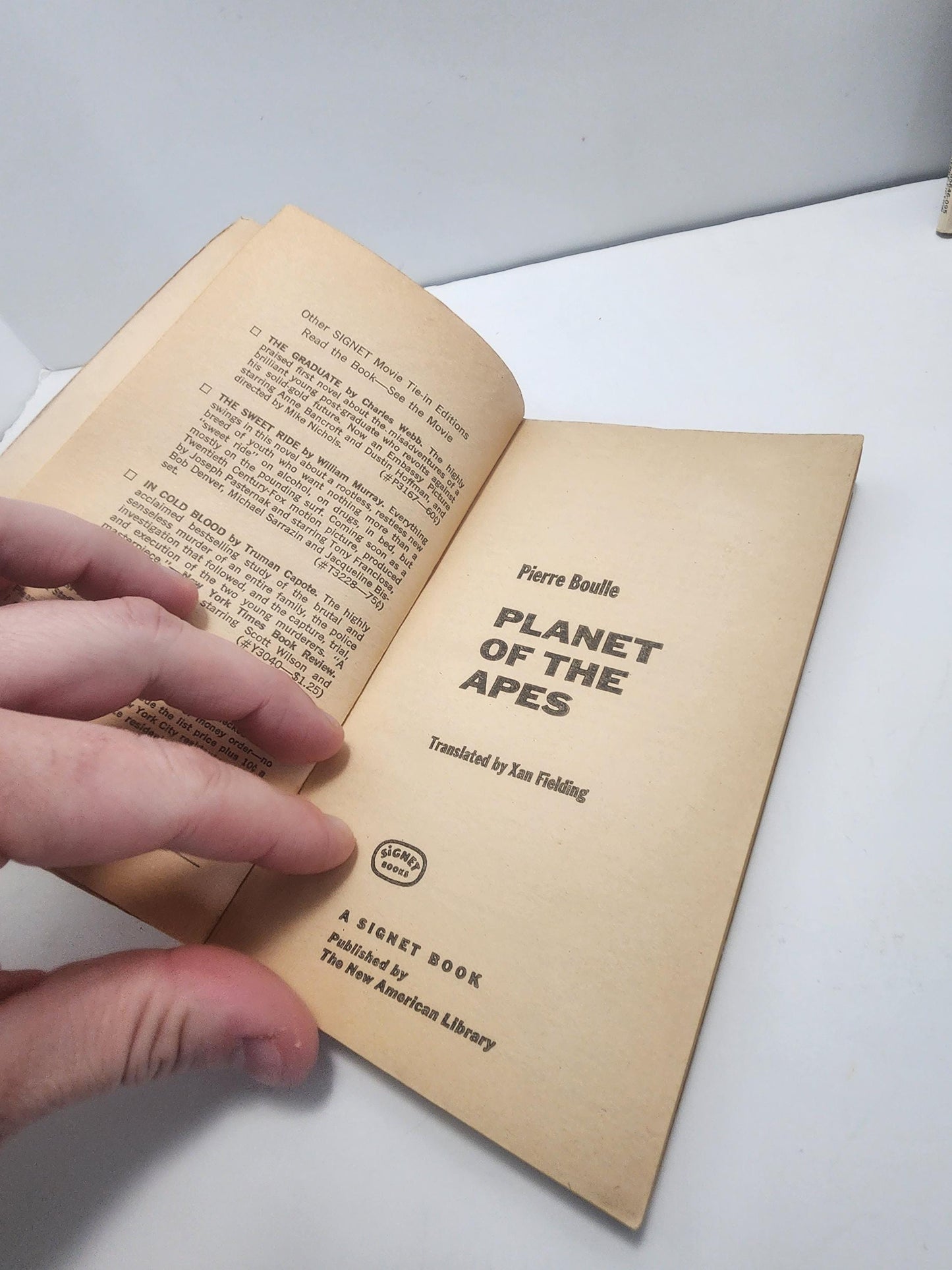 1960's Planet Of The Apes By Pierre Boulle Vintage Paperback Book - Planet Of The Apes - Pierre Boulle - Movies - Movies Into Books - 1960's