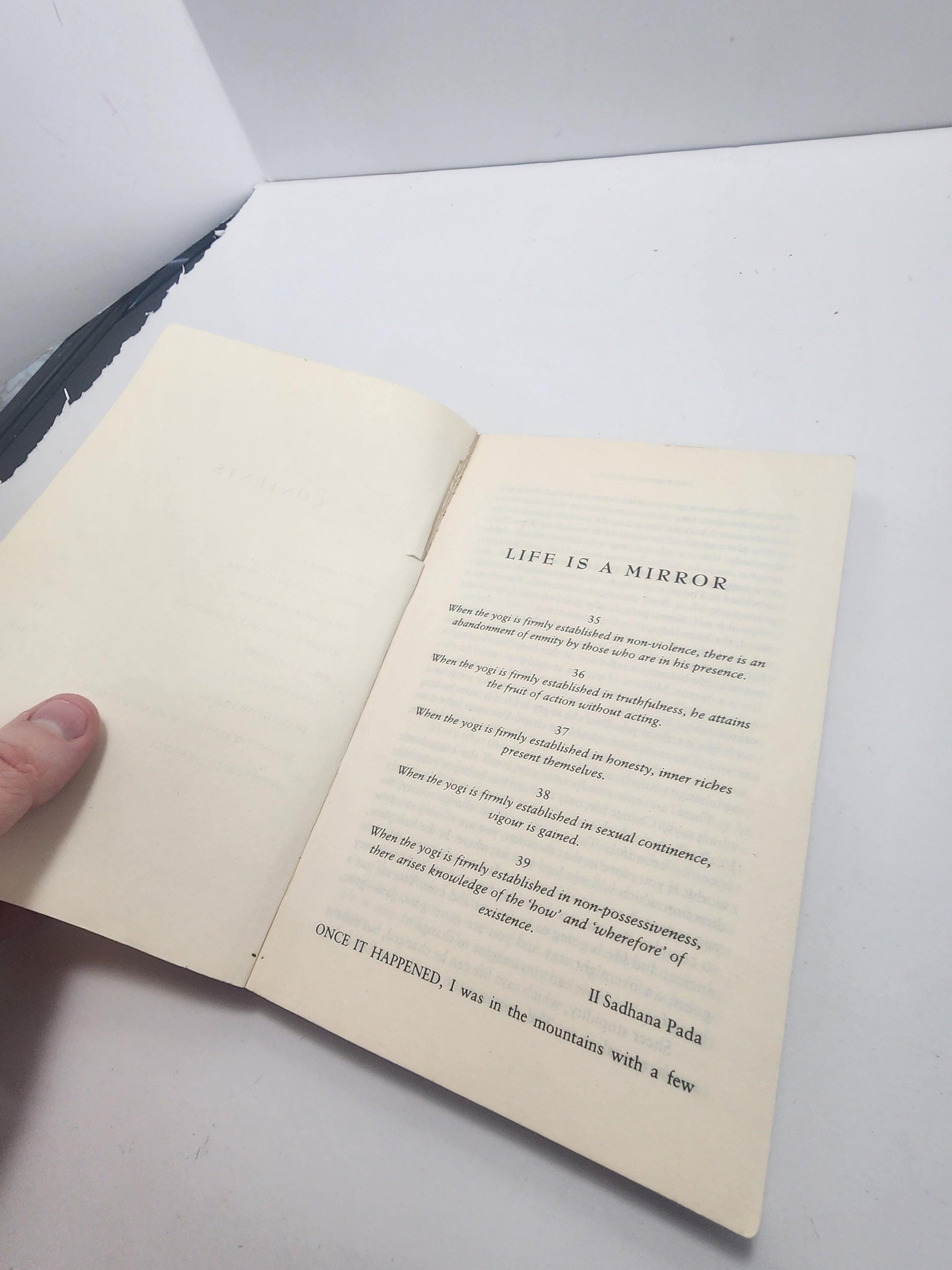 The Essence of Yoga by the spiritual teacher Osho - Yoga - Yoga Books - Essence Of Yoga - Osho - Teacher Osho - Health - Fitness