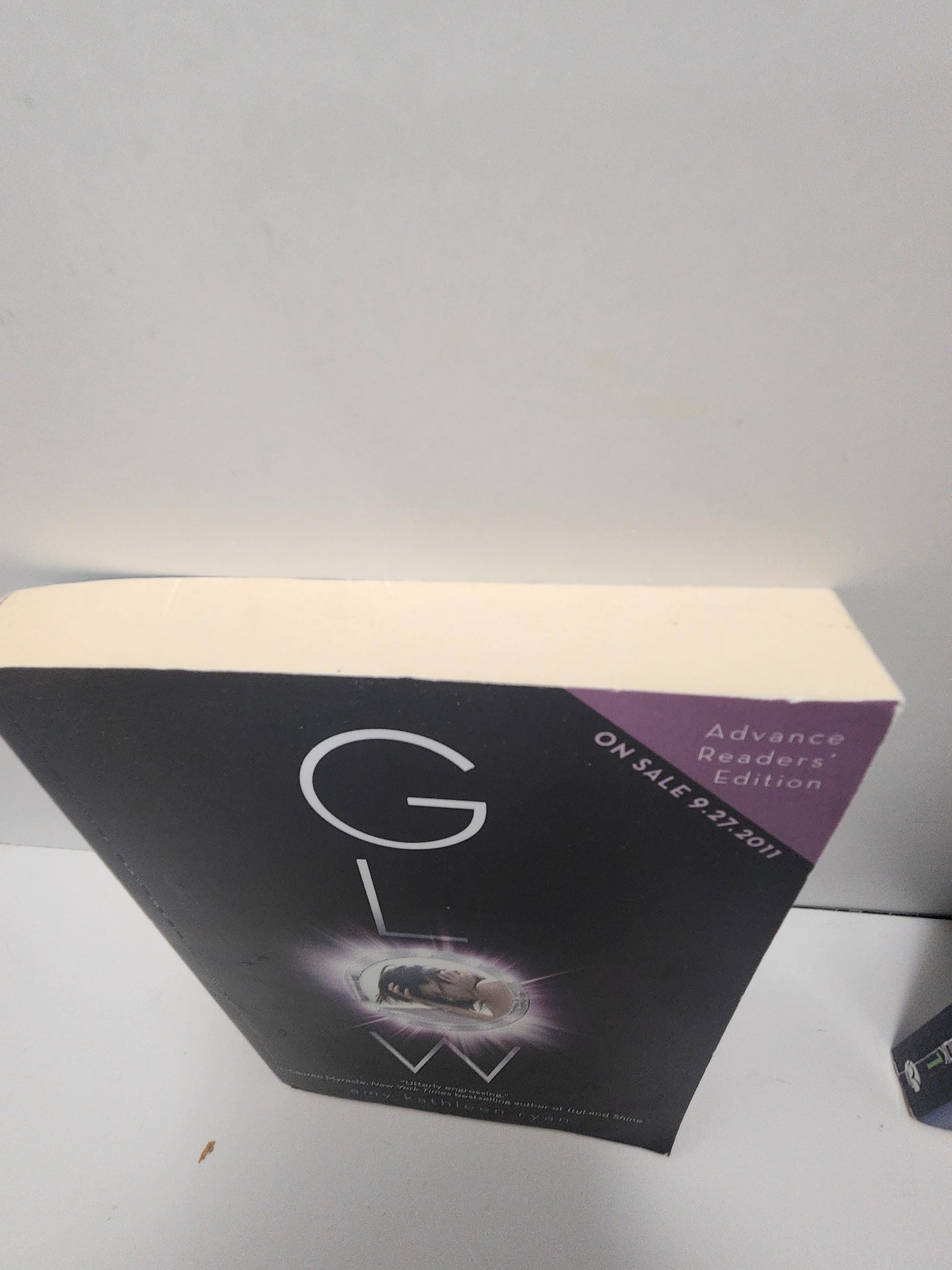 Glow by Amy Kathleen Ryan 1st Book In Series Sky Chasers Series - Series - Book Series - Sky Chasers - Amy Kathleen Ryan - Glow - Glow Book