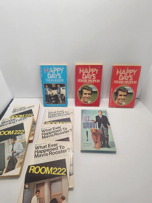 William Johnston 1980's Popular Movie & Shows Paperback Books - William Johnston - Paperback Books - Happy Days - Room 222 - Get Smart