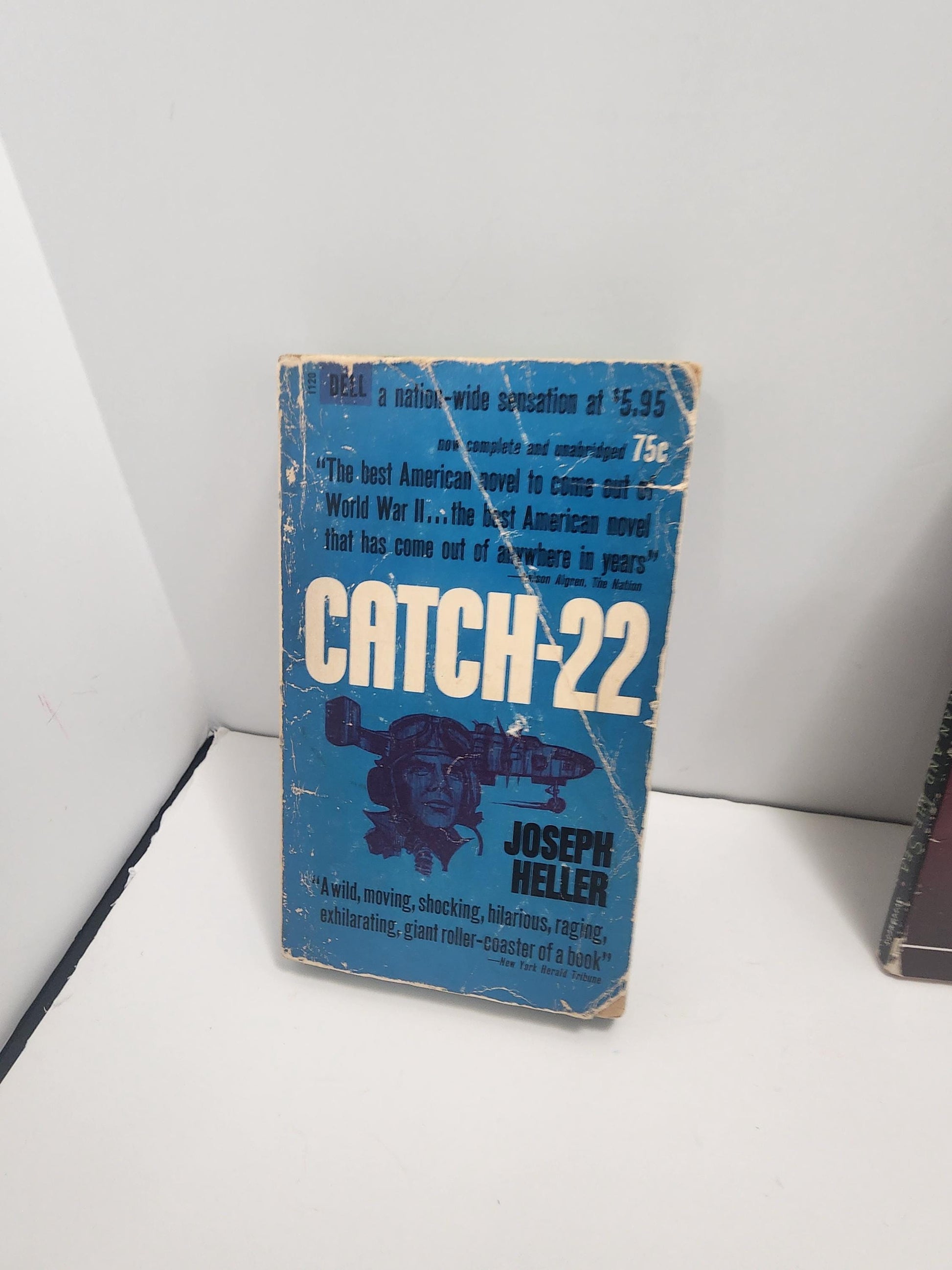 1962 Catch 22 By Joseph Heller - Paperback Books - 1960's - Vintage Books - Catch 22 - Joseph Heller - Joseph Heller Books