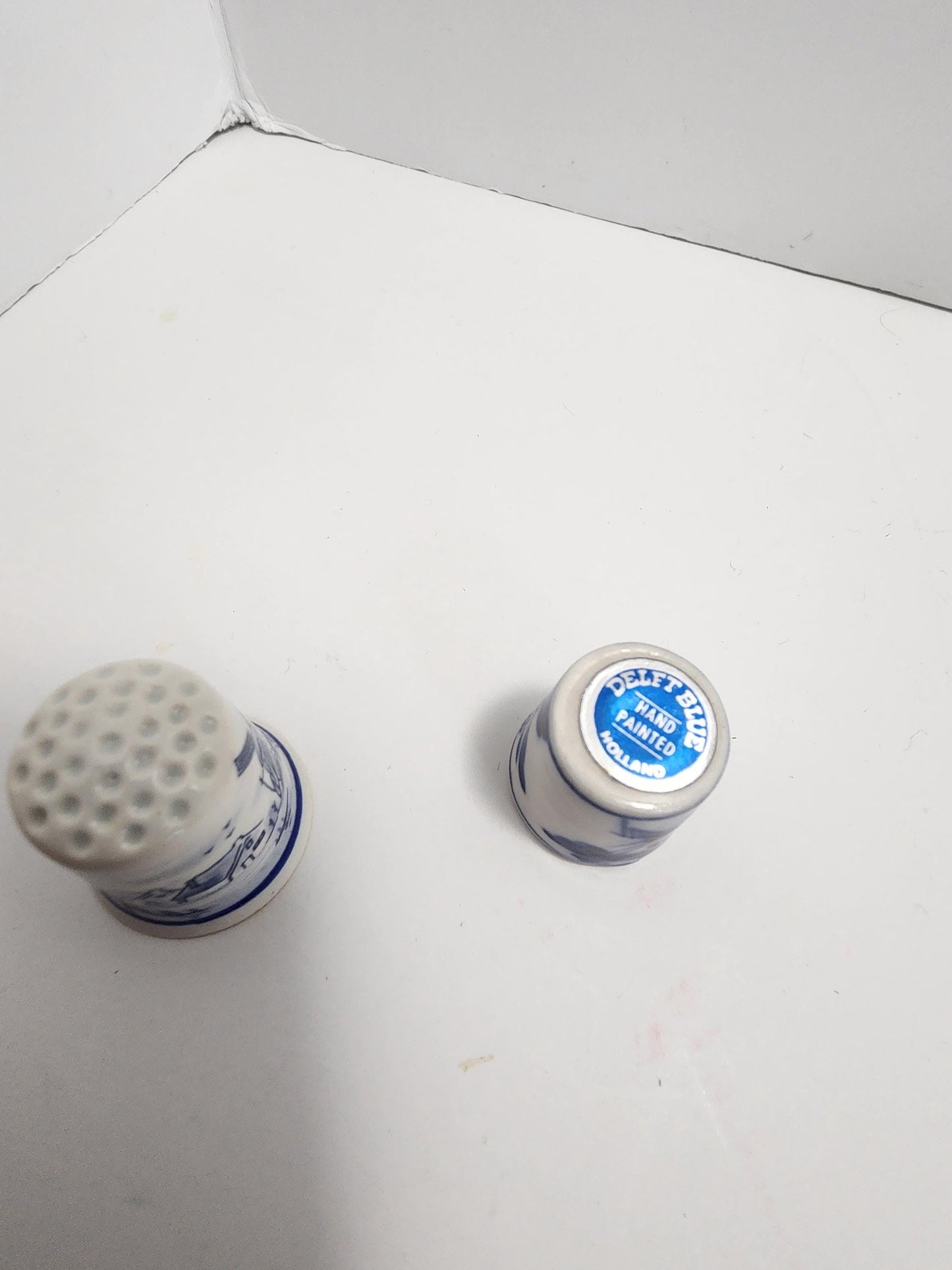 Vintage Bells & Thimbles - Thimble - Bells - Vintage Bells - Delft - Delft Hollands - Hollands - Birds - Cardinals - Bird Bells - Buffall