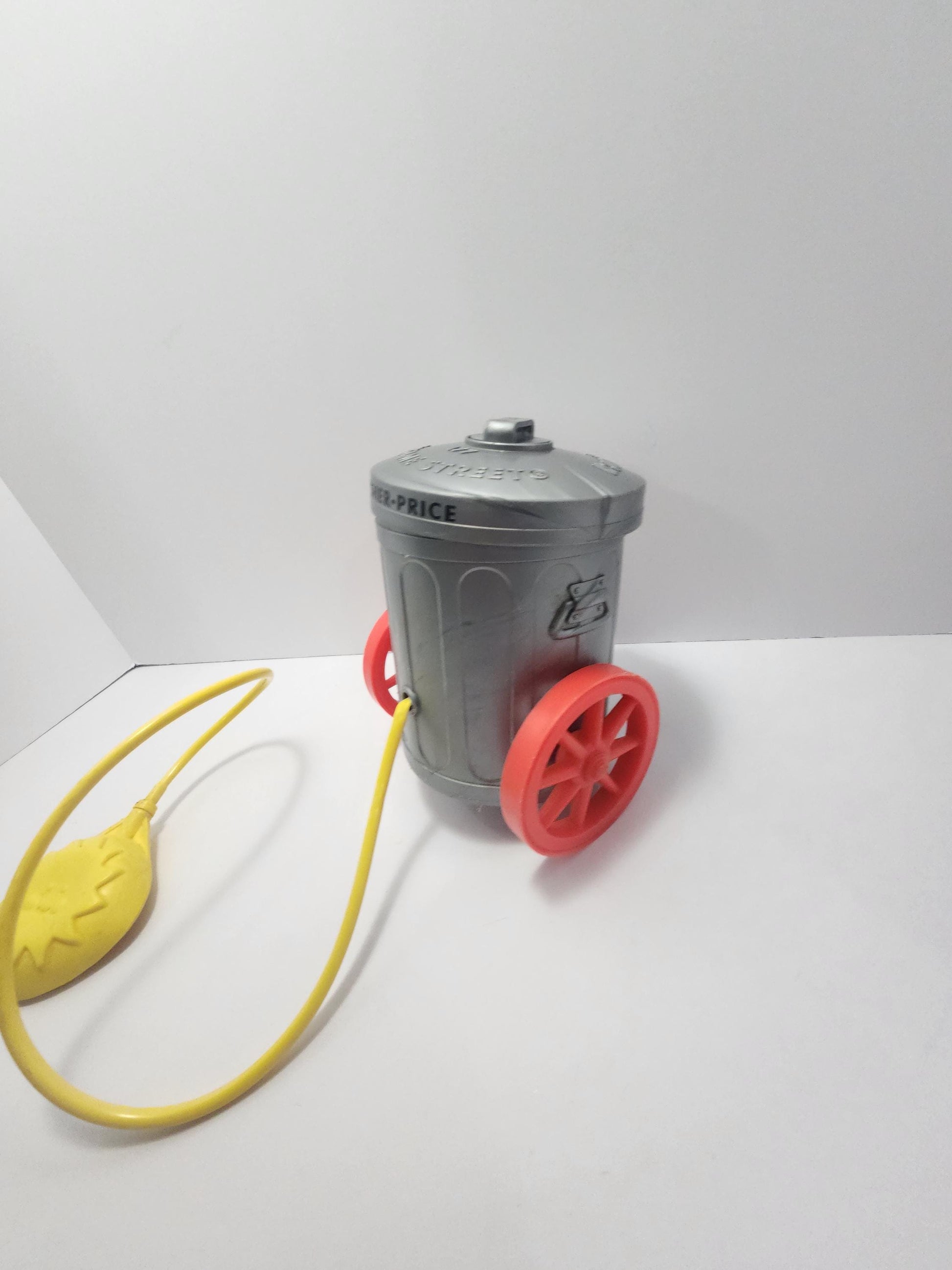 Vintage 2000's Fisher Price Oscar The Crouch Pretend Play Figure - Fisher Price - Muppets - Muppet Toys - Sesame Street - Oscar - Fisher Pri