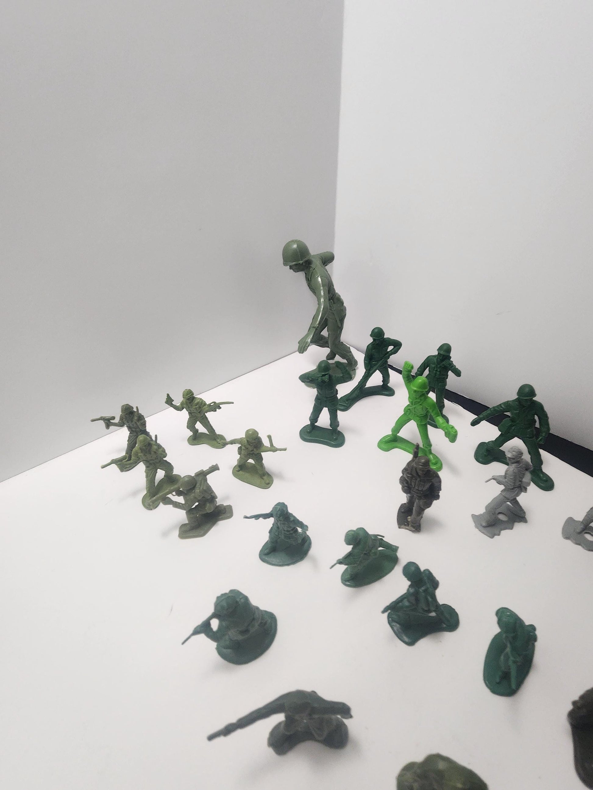 Army Men Vintage Action Figures Huge LOT - Army - Army Men - Action Figures - Playset - War - War Toys - Army Men Toys