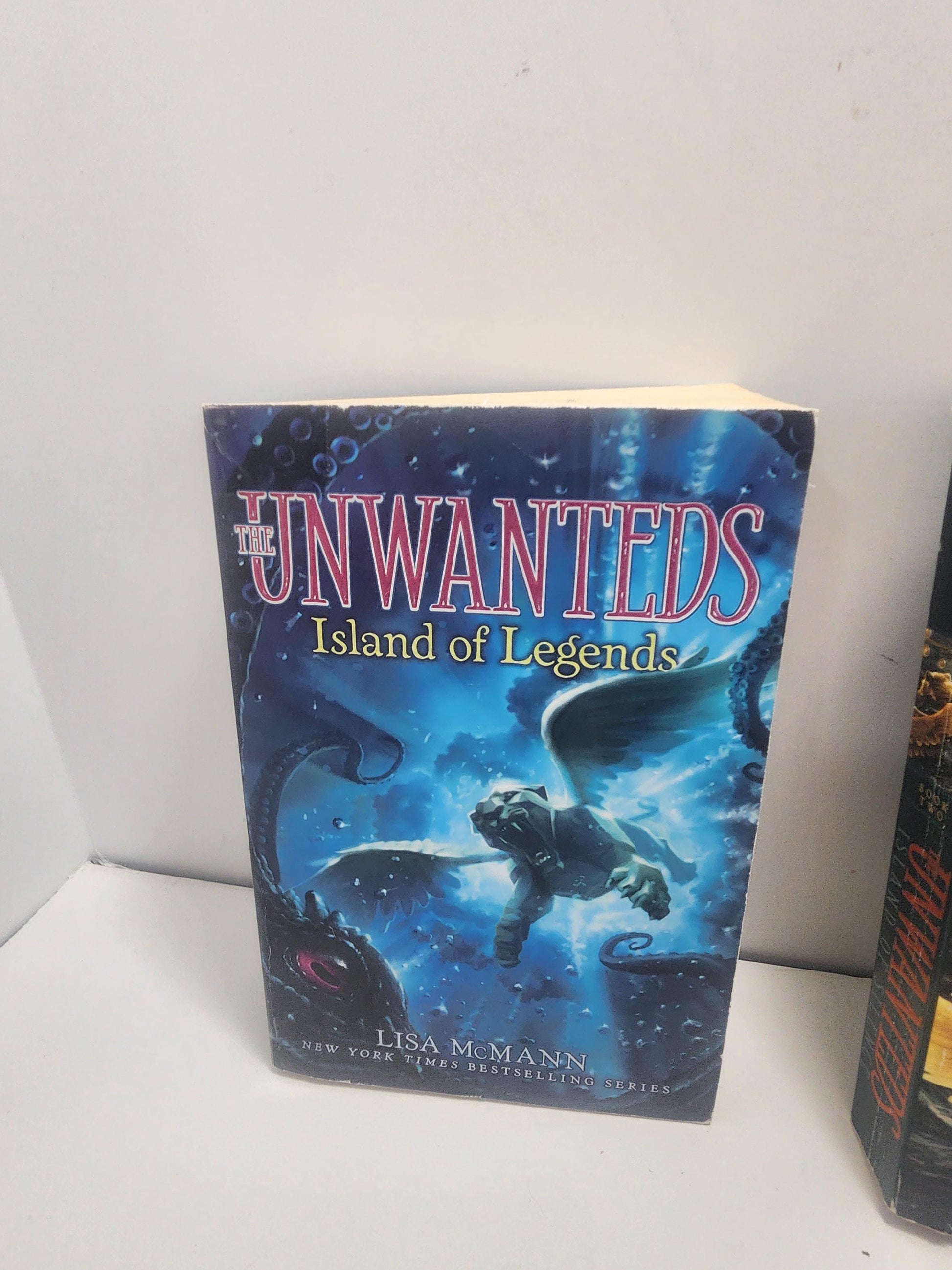 Lisa Mcmann The Unwanted Book Series LOT Of 2 - Lisa Mcmann - The Unwanted - Book Series - Series - Paperback Books