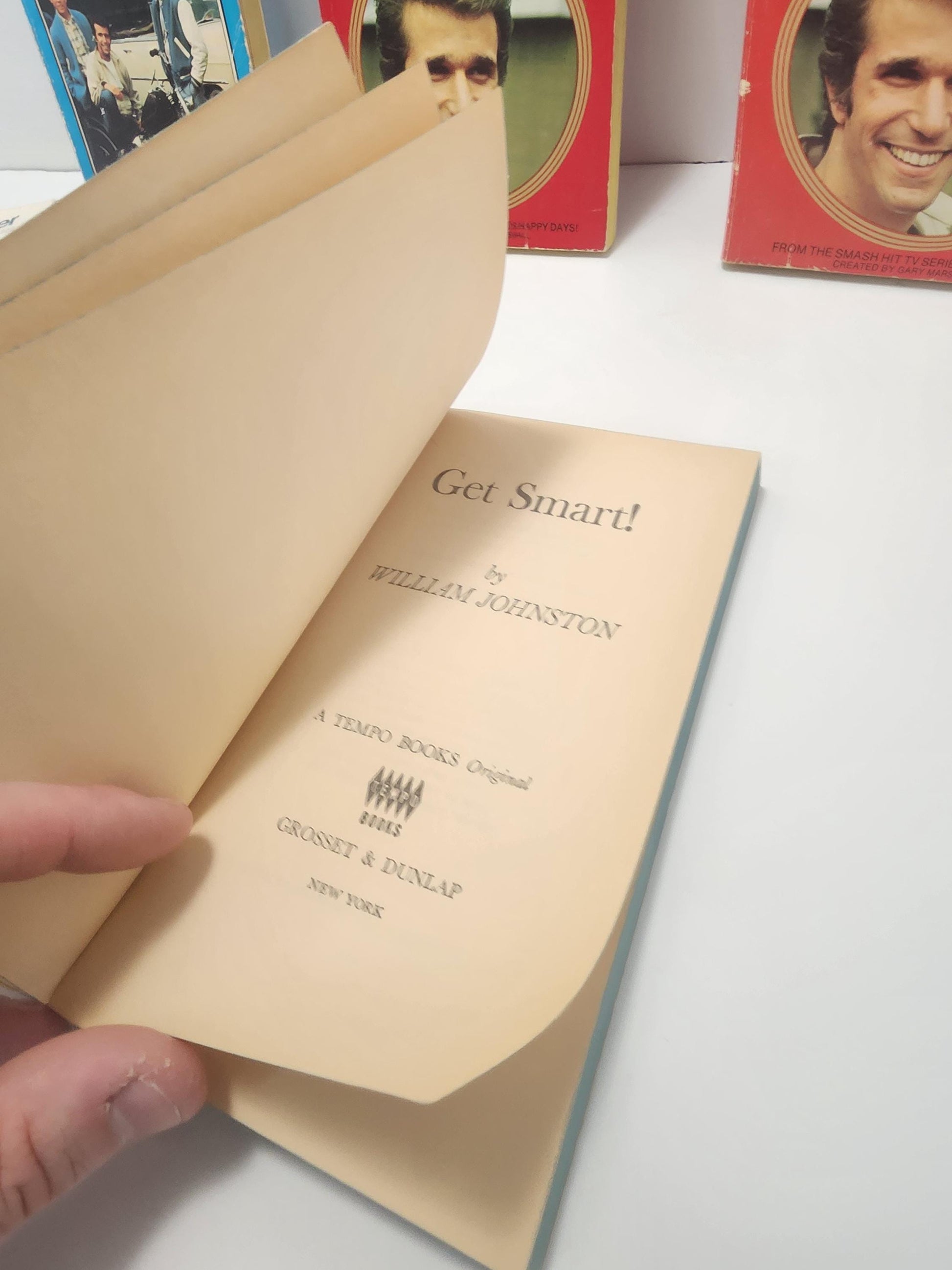 William Johnston 1980's Popular Movie & Shows Paperback Books - William Johnston - Paperback Books - Happy Days - Room 222 - Get Smart