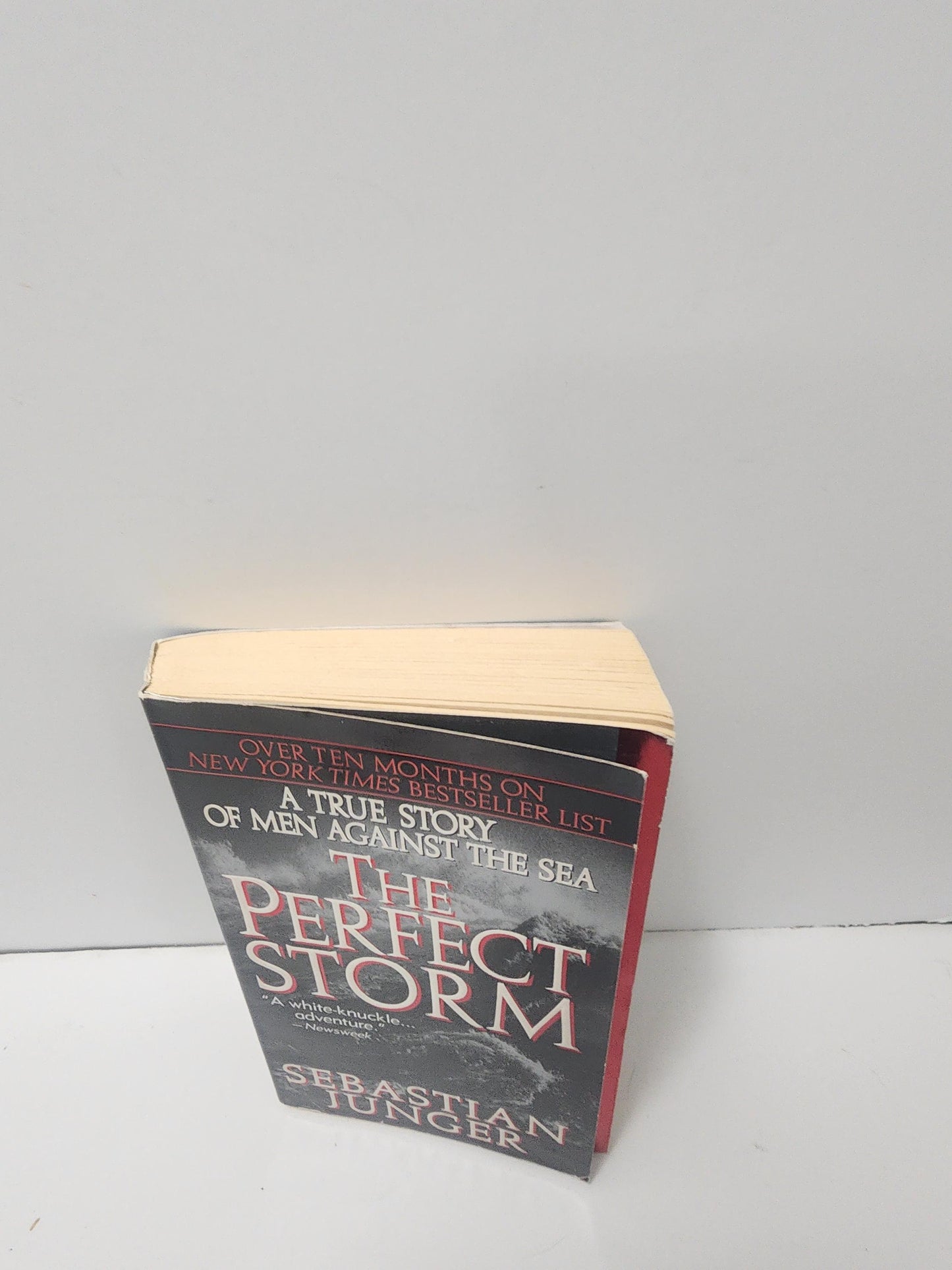 1997 The Perfect Storm By Sebastian Junger - Sebastian Junger - Sebastian Junger Books - The Perfect Store - 1990's - Vintage Books