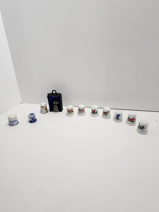 Vintage Bells & Thimbles - Thimble - Bells - Vintage Bells - Delft - Delft Hollands - Hollands - Birds - Cardinals - Bird Bells - Buffall
