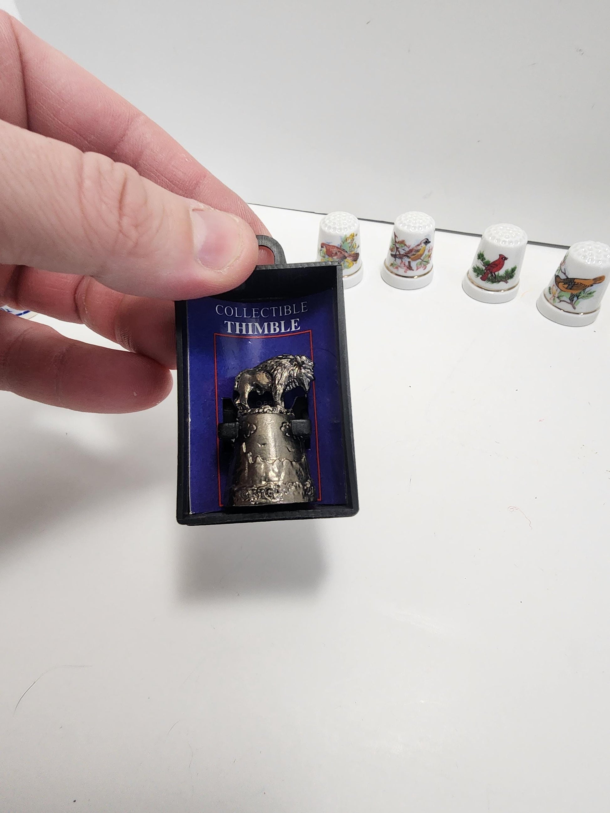 Vintage Bells & Thimbles - Thimble - Bells - Vintage Bells - Delft - Delft Hollands - Hollands - Birds - Cardinals - Bird Bells - Buffall