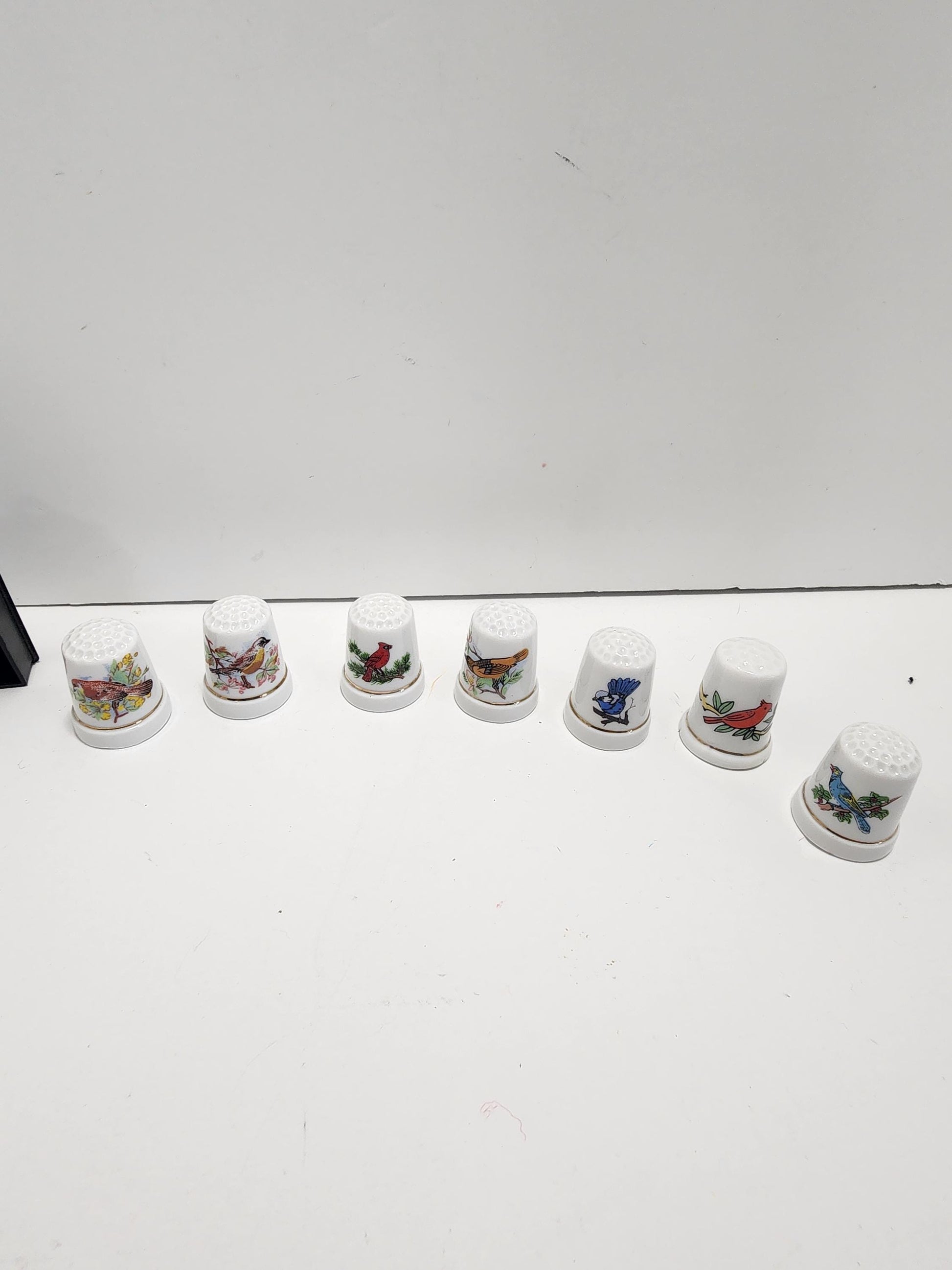 Vintage Bells & Thimbles - Thimble - Bells - Vintage Bells - Delft - Delft Hollands - Hollands - Birds - Cardinals - Bird Bells - Buffall