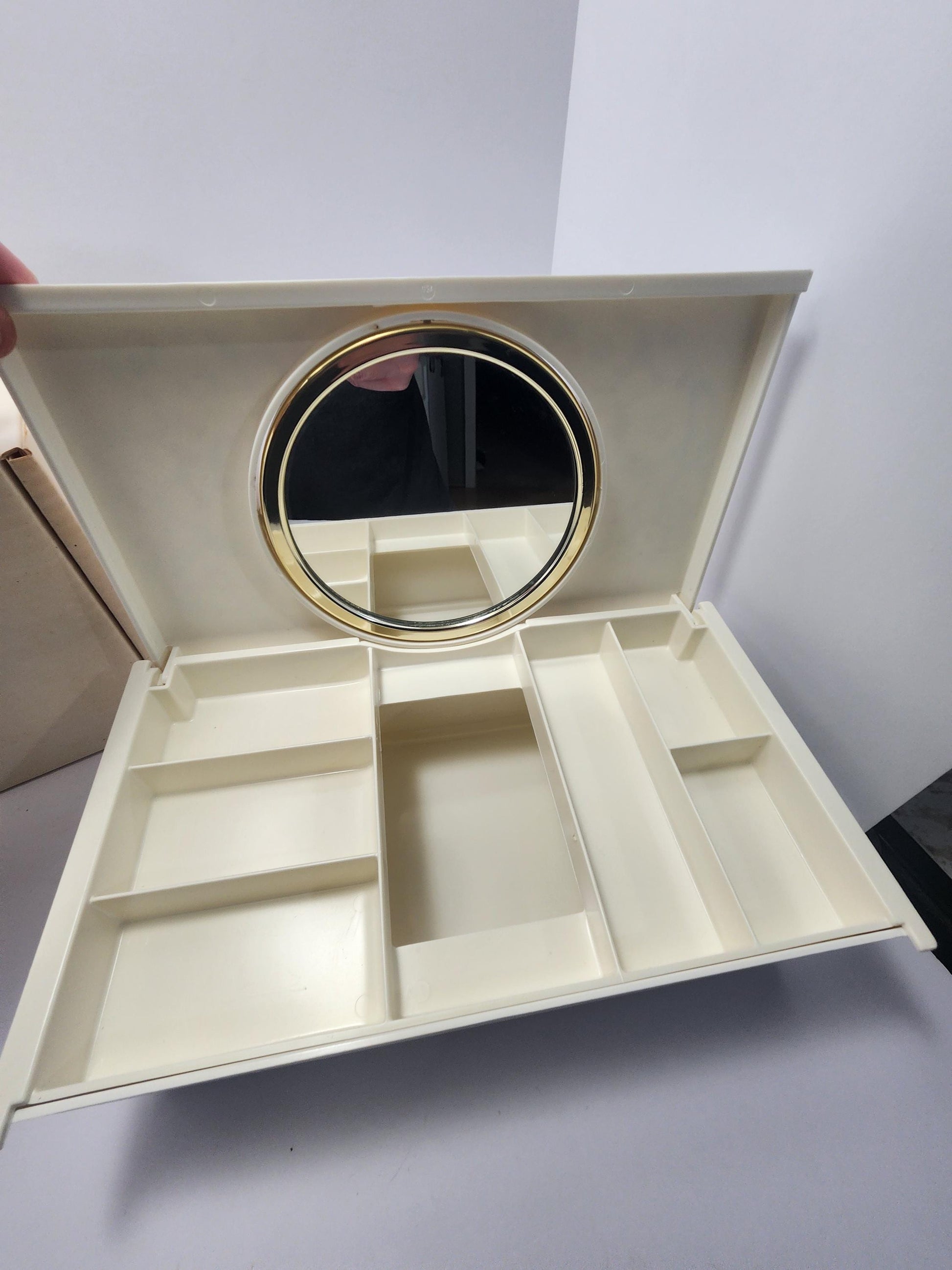 1970's Avon RARE Sonnet Price Award Winning Vamity Set With Mirrors - Avon - Sonnet - Vanity - Jewelry Box - 1970's - Avon Awards