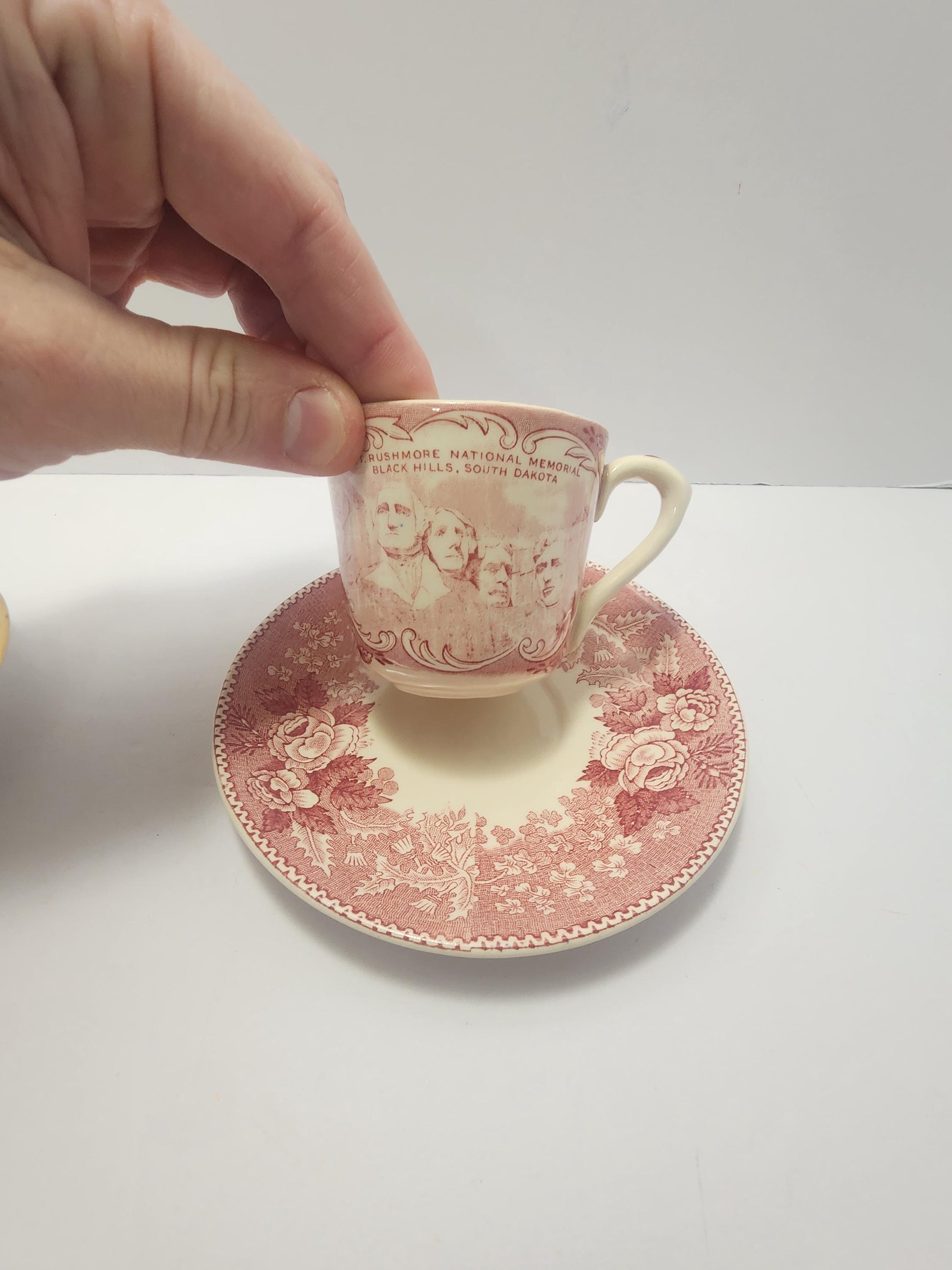 Old English Royal England Cup & Saucers Presidential Vintage Editions - Valley Forge - Washington Headquarters - Mt Rushmore - Tea - Saucer