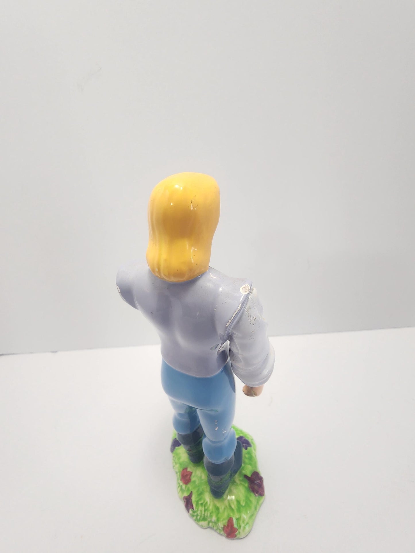 Disney's Pocahontas John Smith with Compass Enesco Vintage Figurine - Figurines - Disney - Disney Gifts - Enesco - John Smith - Pocahontas