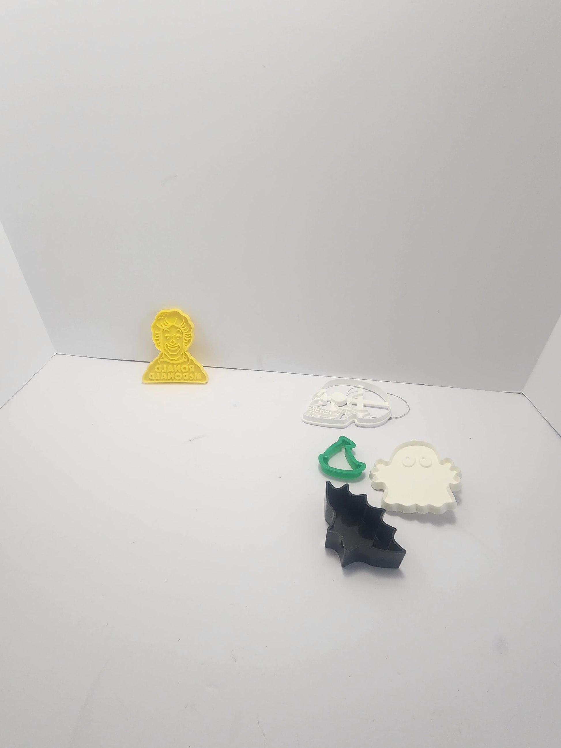 1990's Vintage Cookie Cutters - Ronald Mcdonald - Mcdonalds - Cookies - Cookie Cutters - Halloween - Halloween Cookies - Bats - Ghosts
