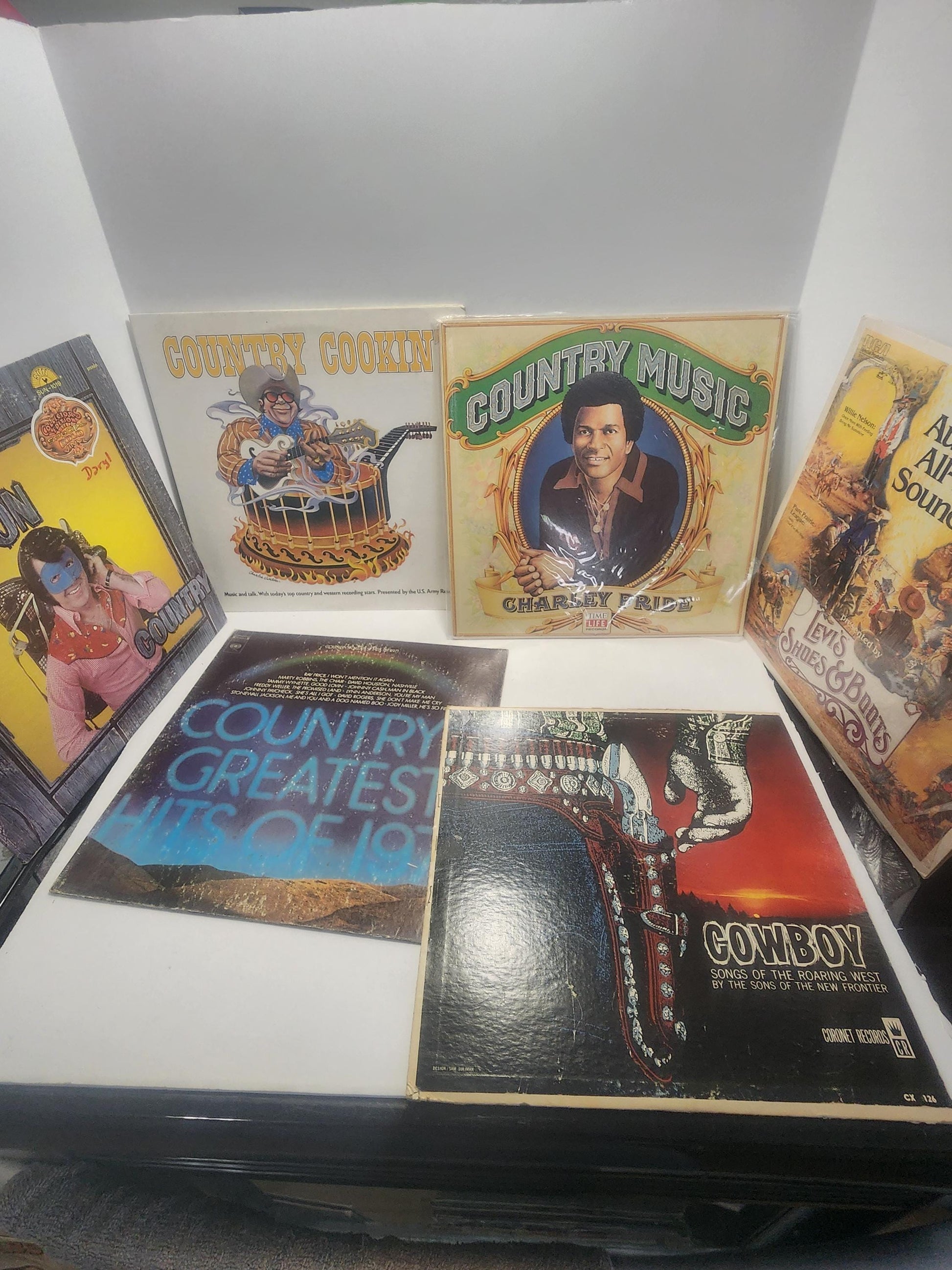 Country Vinyl Records Mixed LOT of 6 - 1970's - 1980's - Country - Country Music - Country Records - Vinyl Records