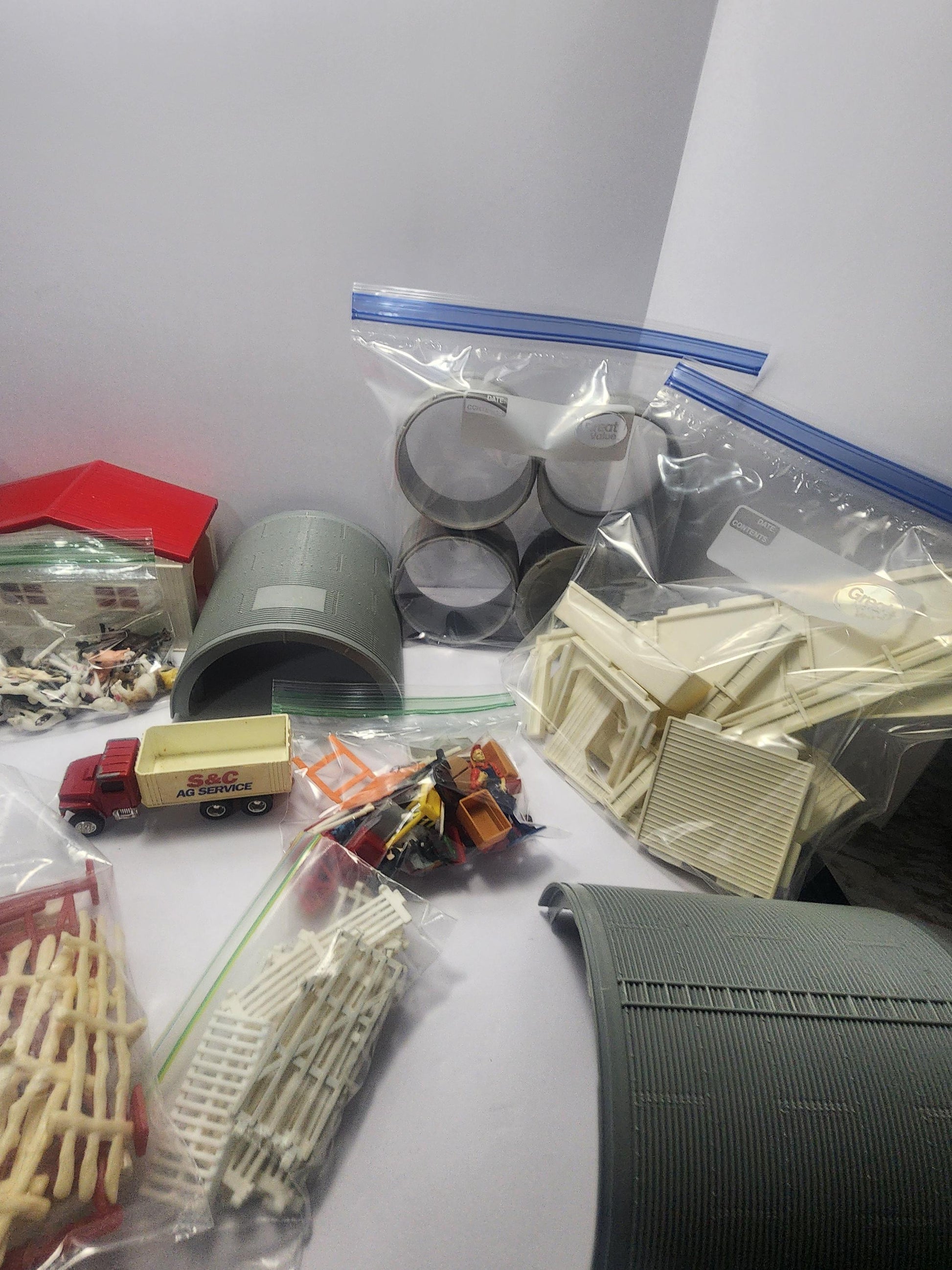 Ertl 1991 Farm Country Grain & Feed Set 1/64 Scale Toy Playset - Playset - Vintage Toys - Ertl - Ertl Toys - Farm Playset - Farming Toys