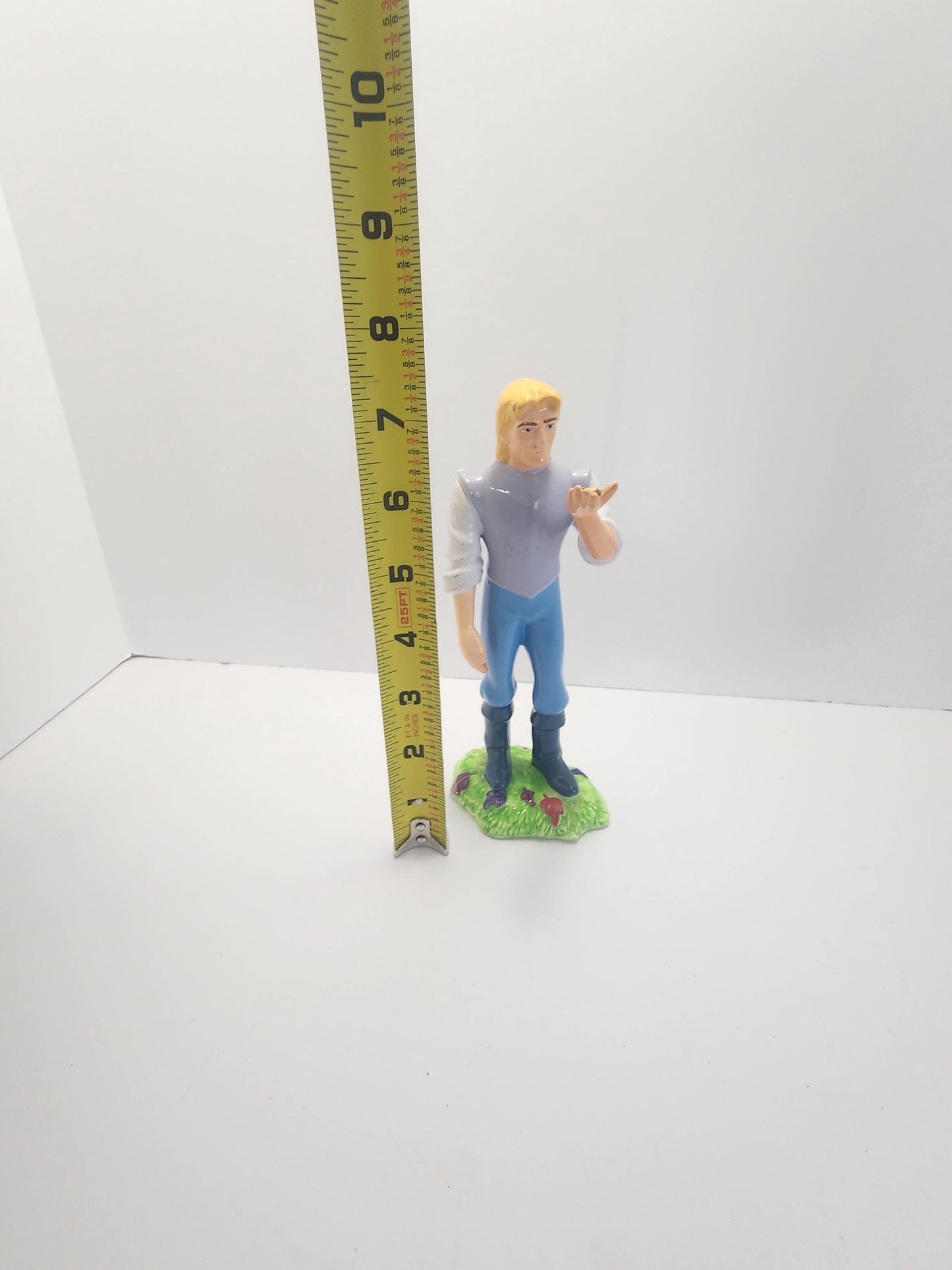 Disney's Pocahontas John Smith with Compass Enesco Vintage Figurine - Figurines - Disney - Disney Gifts - Enesco - John Smith - Pocahontas