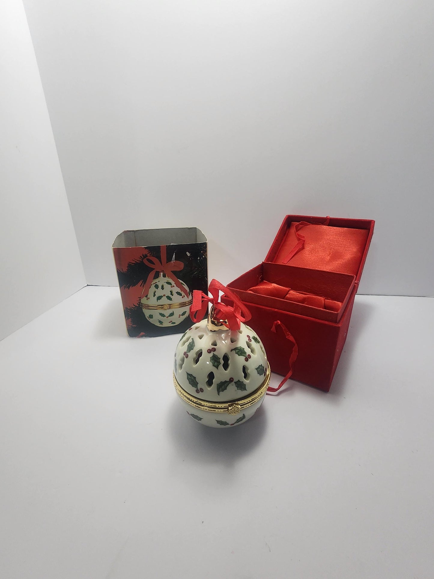 Madison & Max Holly Berry Ceramic Christmas Potpourri Ornament - Christmas - Ornaments - Christmas Ornaments - Madison And Max - Potpourri