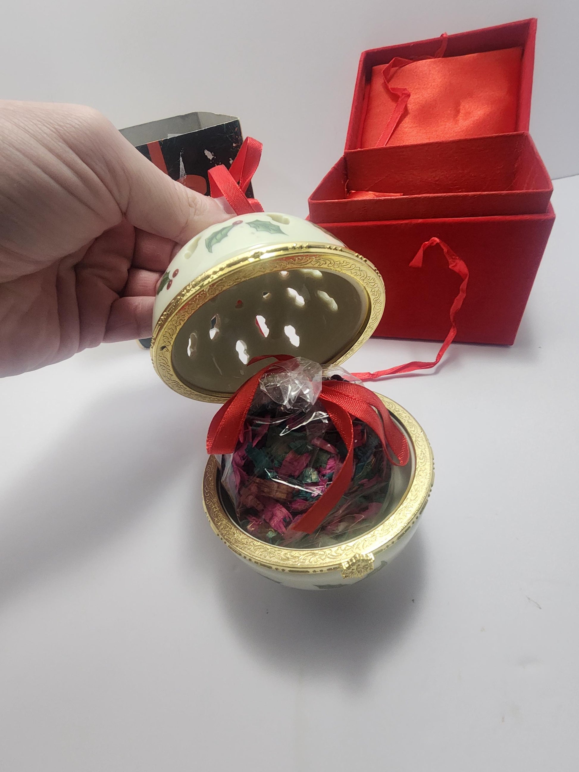 Madison & Max Holly Berry Ceramic Christmas Potpourri Ornament - Christmas - Ornaments - Christmas Ornaments - Madison And Max - Potpourri