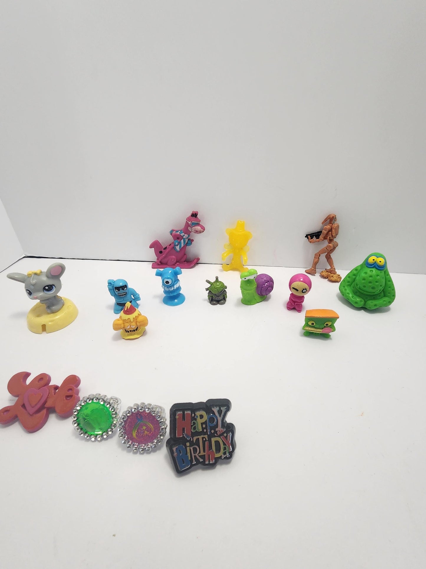 Random Toys Vintage Figure LOT - Toys - Toy Lot - Mixed Toys - Vintage Toys - Toys