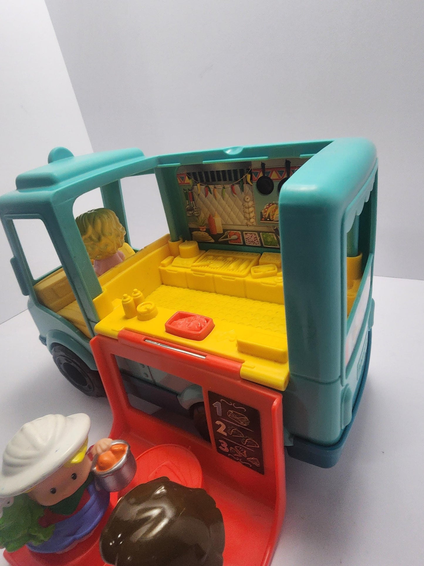 Fisher Price Little People Good Truck with 3 Figures - Fisher Price - Fisher Price Toys - Little People - Pretend Play - Food Truck - Playse