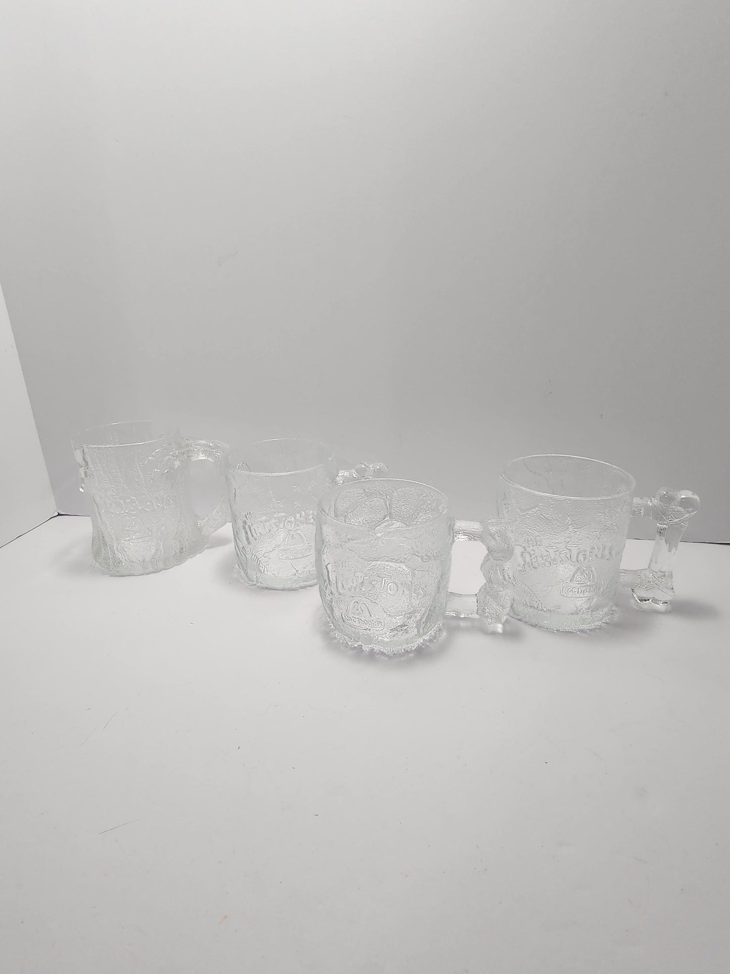 Flintstones 1990's Character Glasses SET Of 4 - (1Chipped) - Flintstones - Glasses - Character Glasses - Flinstones Glasses - Mcdonalds Glas