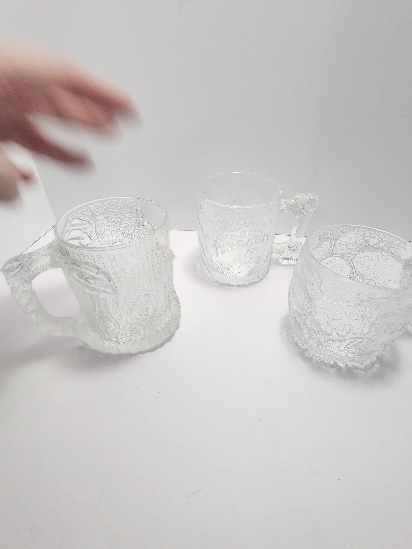 Flintstones 1990's Character Glasses SET Of 4 - (1Chipped) - Flintstones - Glasses - Character Glasses - Flinstones Glasses - Mcdonalds Glas