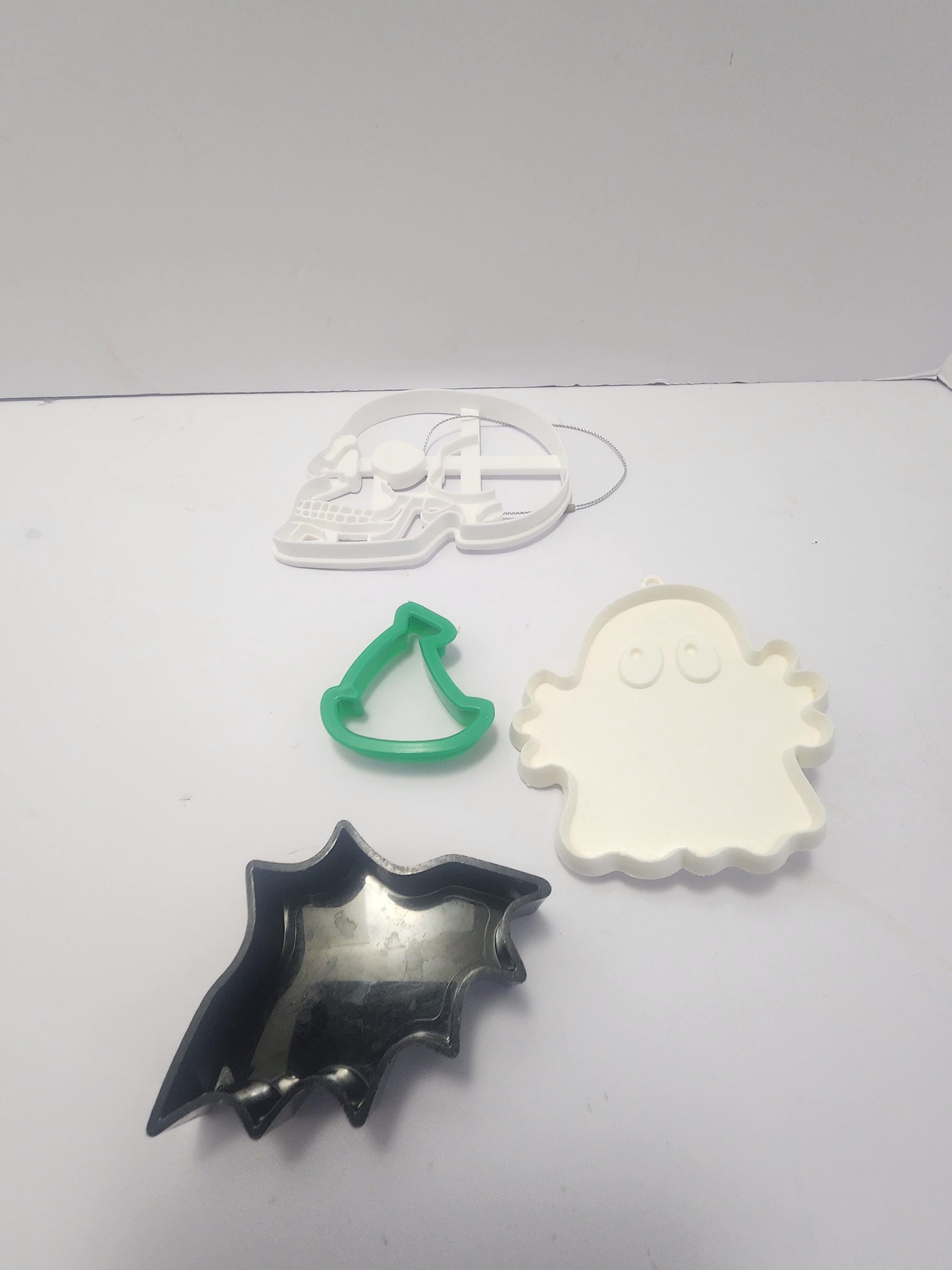 1990's Vintage Cookie Cutters - Ronald Mcdonald - Mcdonalds - Cookies - Cookie Cutters - Halloween - Halloween Cookies - Bats - Ghosts