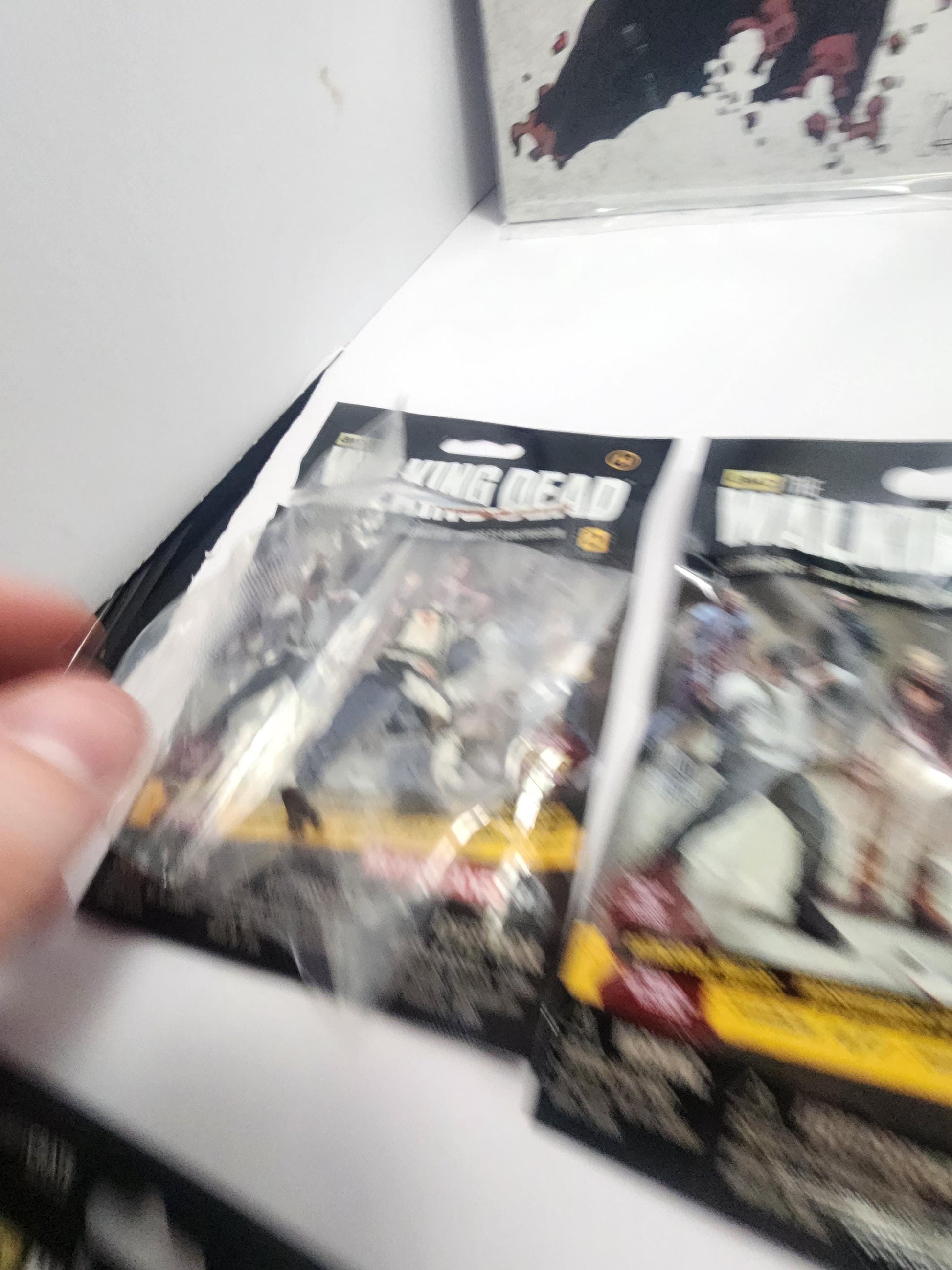 The Walking Dead Items & Memorbilla - The Walking Dead - Twd - AMC- TV Shows - The Walking Dead Toys - Twd Gifts - Lunchbox - Mini Figures