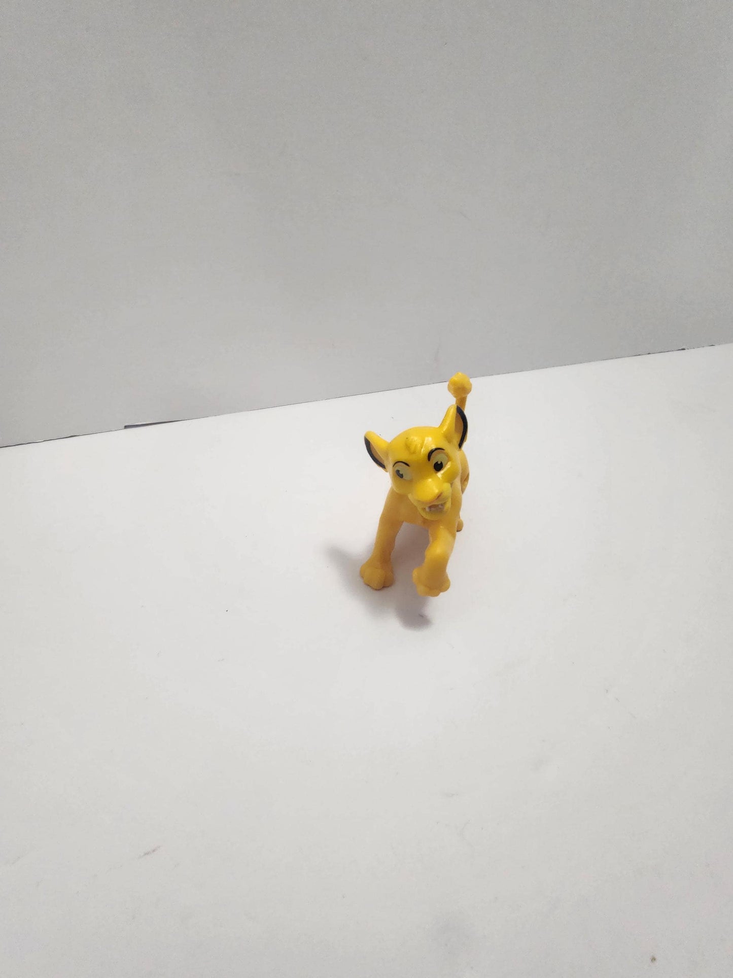 Disney The Lion Kint Simba Toy Figure - Disney - Disney Toys - Cake Topper - The Lion King - Lion King Toys - Simba