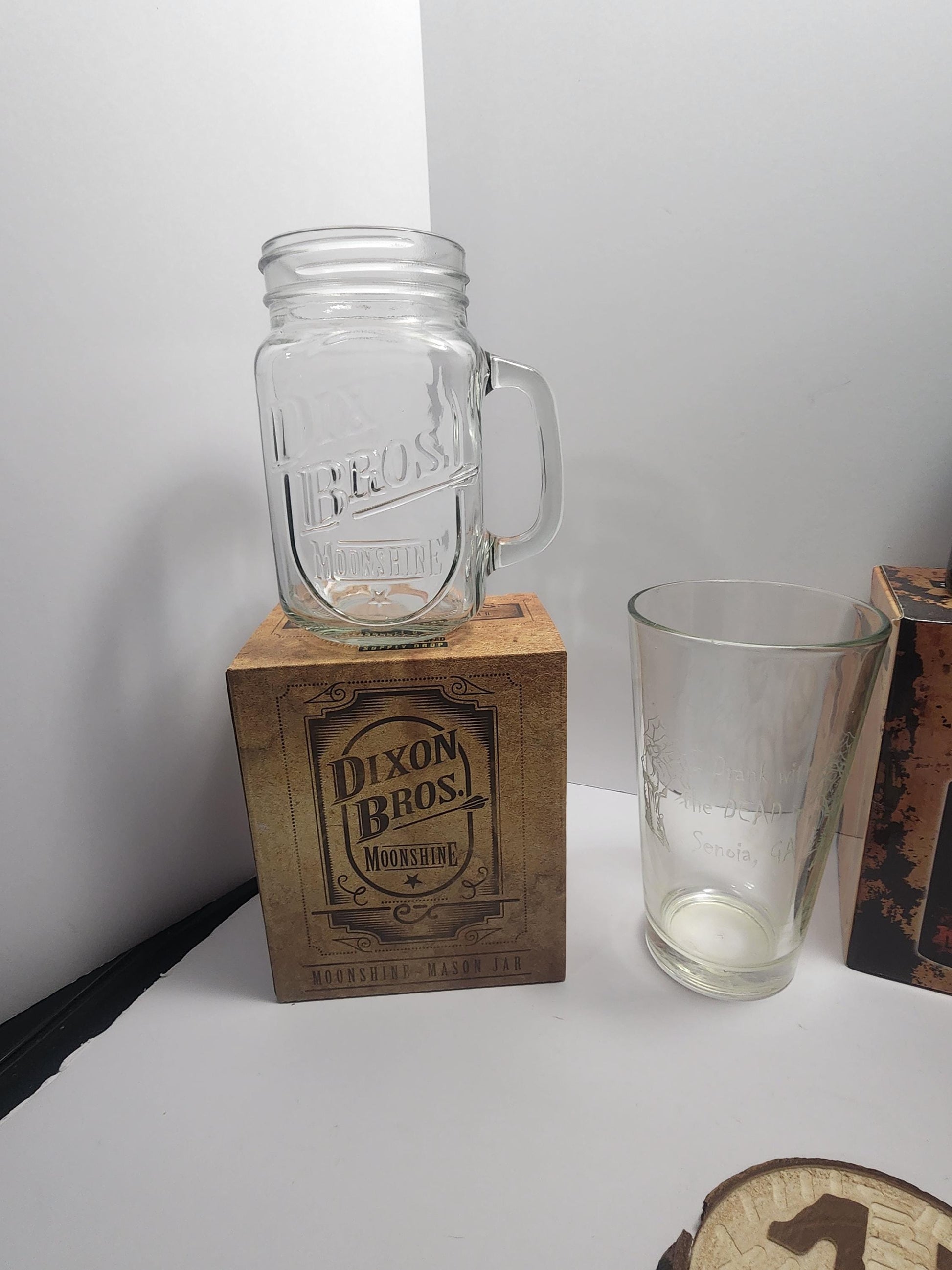 AMC The Walking Dead Special Edition Glasses and Memorbilla - Negan - Daryl Dixon - Tumblers - Coasters - Twd - The Walking Dead