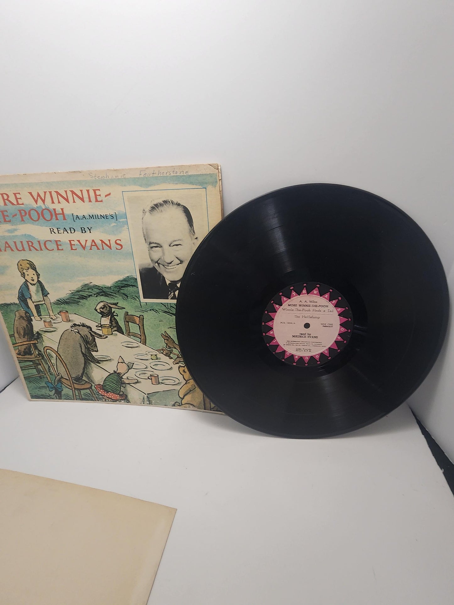 Vinyl Record 1950's Of Winnie-the-Pooh, Read by Maurice Evans - Maurice Evans - Story Books - Vinyl - Vinyl LP Records - Disney - Winnie Poo
