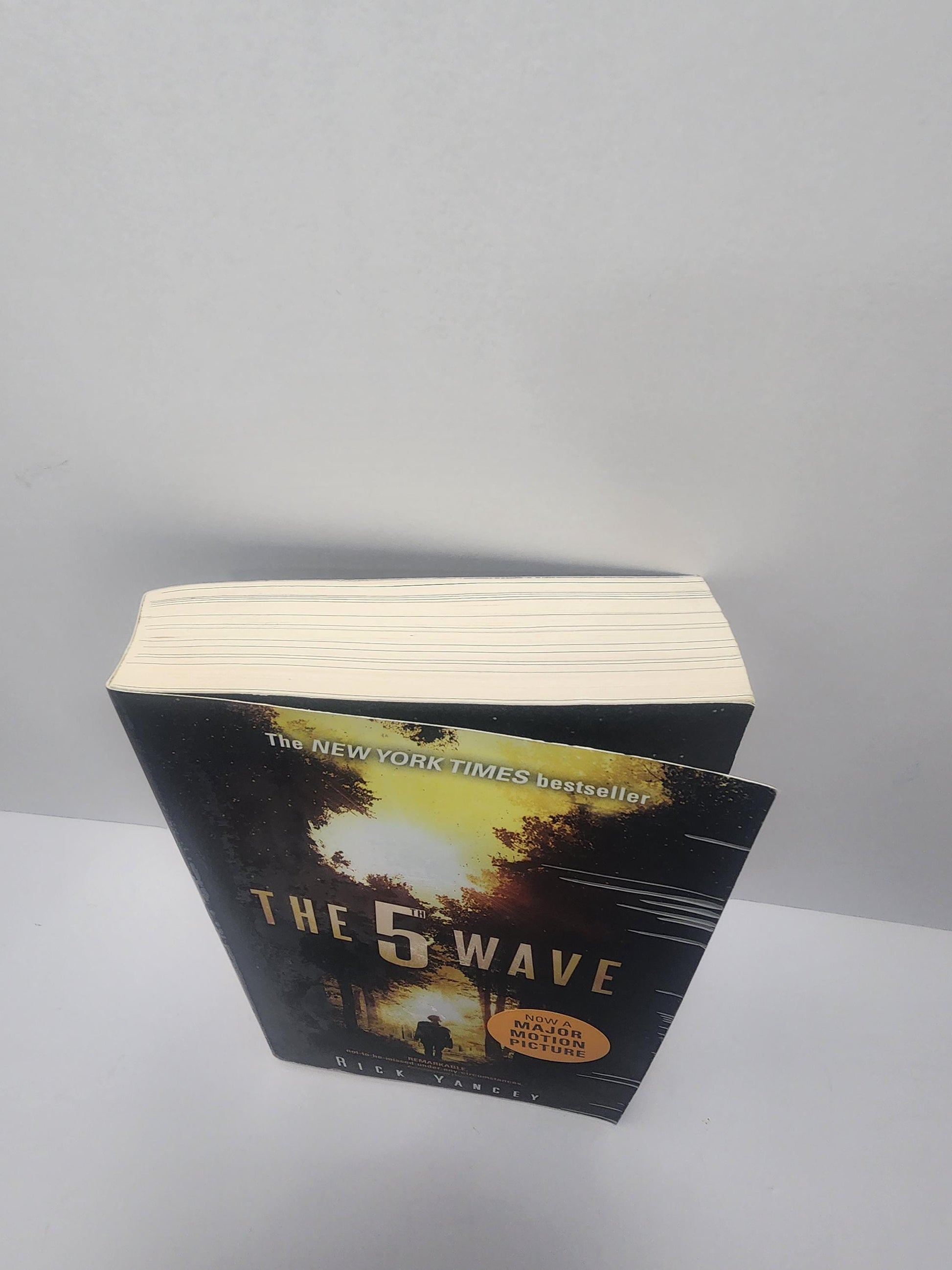 The 5th Wave Book By Rick Yancey - Rick Yancey - The 5th Wave - The Fifth Wave - Books