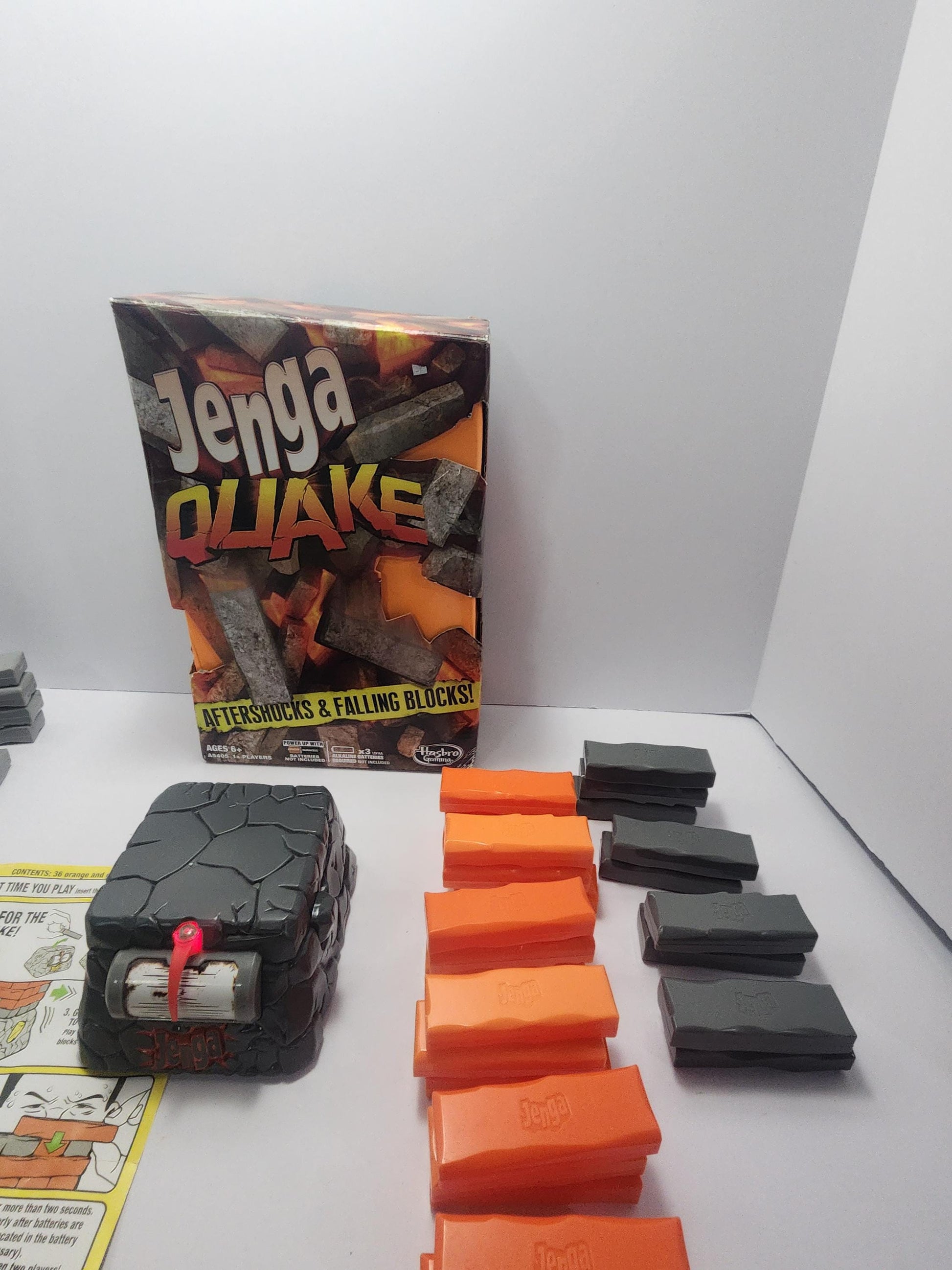 Hasbro Jenga Quake Family Game - Games - Family Games - Jenga - Hasbro - Family Game Night - Game Night - Jenga Quake