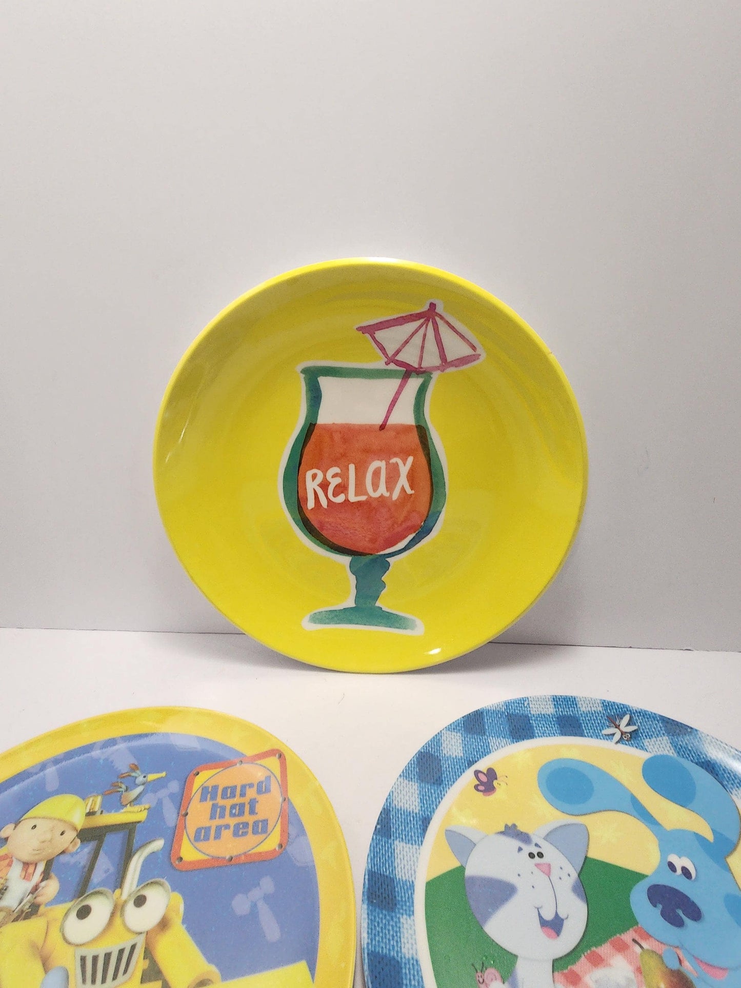 Plastic Old Style Children's Plates - Blue's Clues - Bob The Builder - Drinks - Cocktails - Relax - Plates - Bob The Builder Plate - Plates