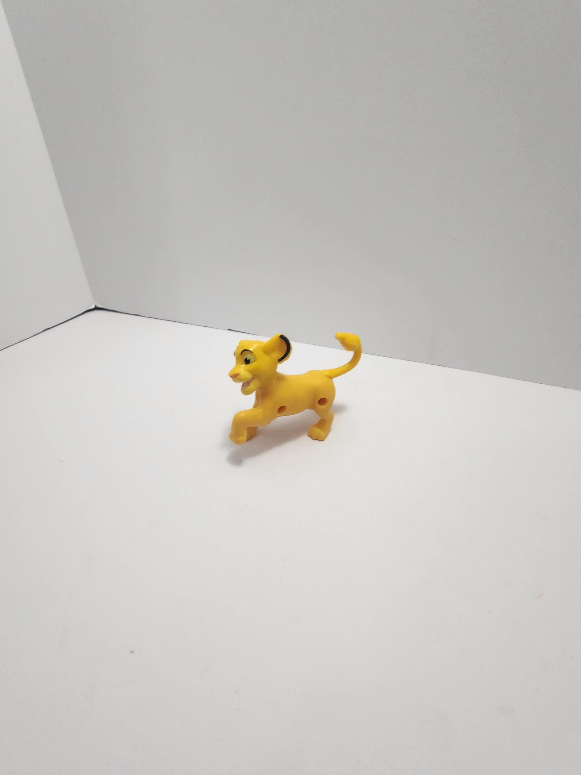 Disney The Lion Kint Simba Toy Figure - Disney - Disney Toys - Cake Topper - The Lion King - Lion King Toys - Simba