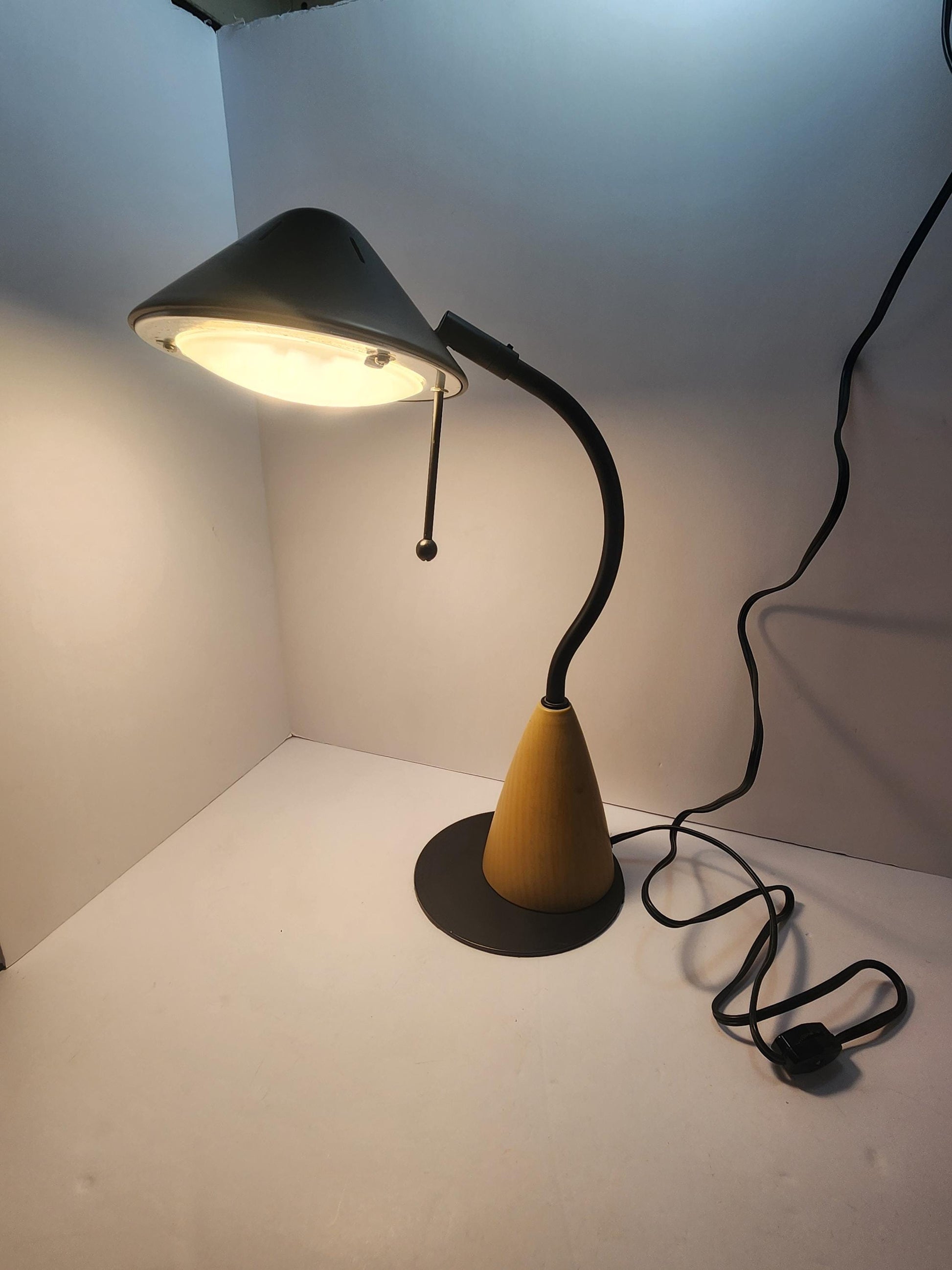 Vintage Post Modern/Memphis-style Ron Rezek Desk Lamp - Lights - Lamps - Desk Lamp - Ron Rezek Lamp - Ronald Rezek - Vintage Lamp