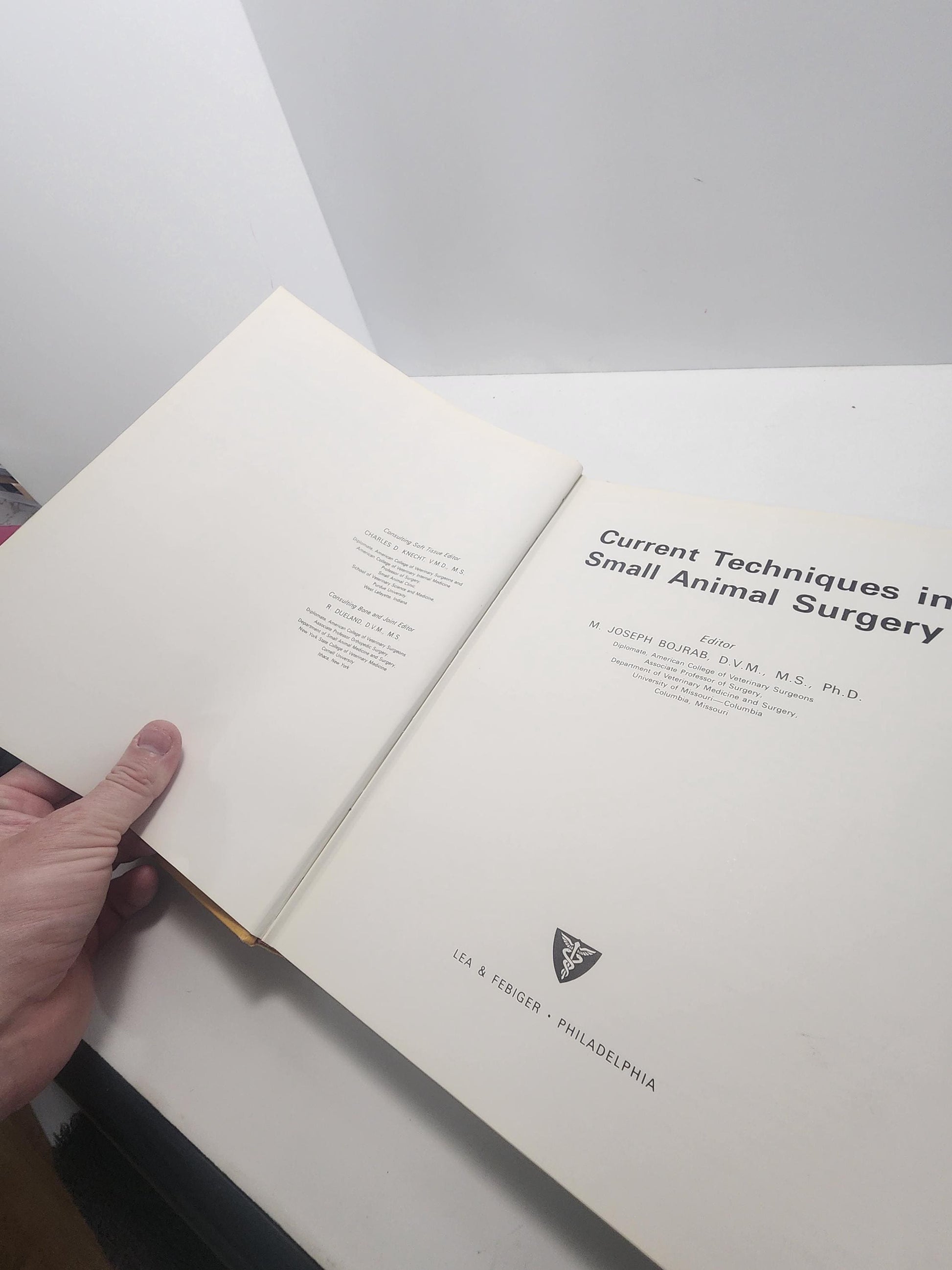 Current Techniques In Small Animal Surgery 1 Book - Vet Tech - Animals - Animal Vet - Surgery - Animal Books - Veterinary - Veterinary Books