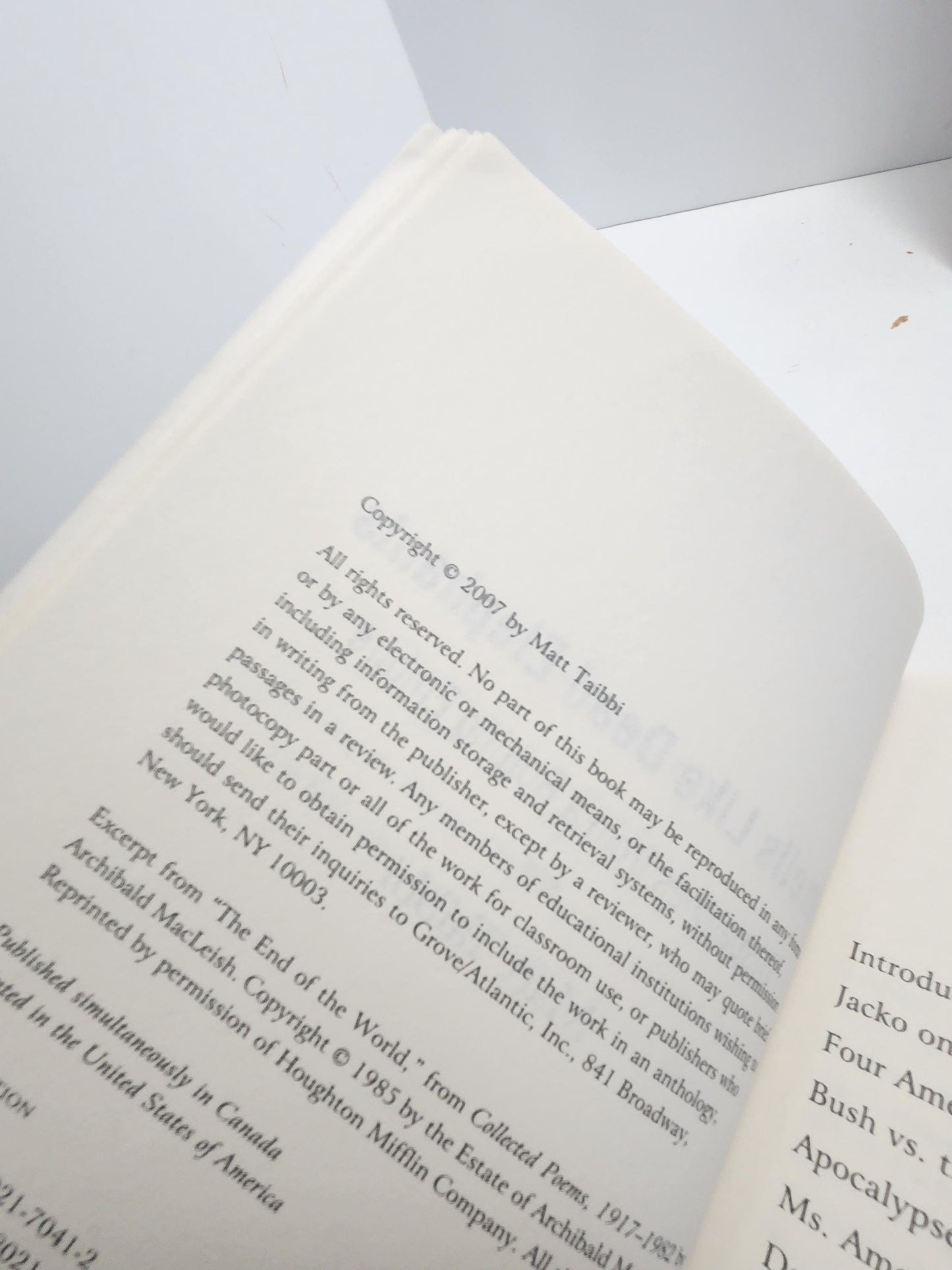 Smells Like Dead Elephants: Dispatches from a Rotting Empire by Matt Taibbi - Vintage Books - 2000's - Satire Books - Smells Like Dead Eleph