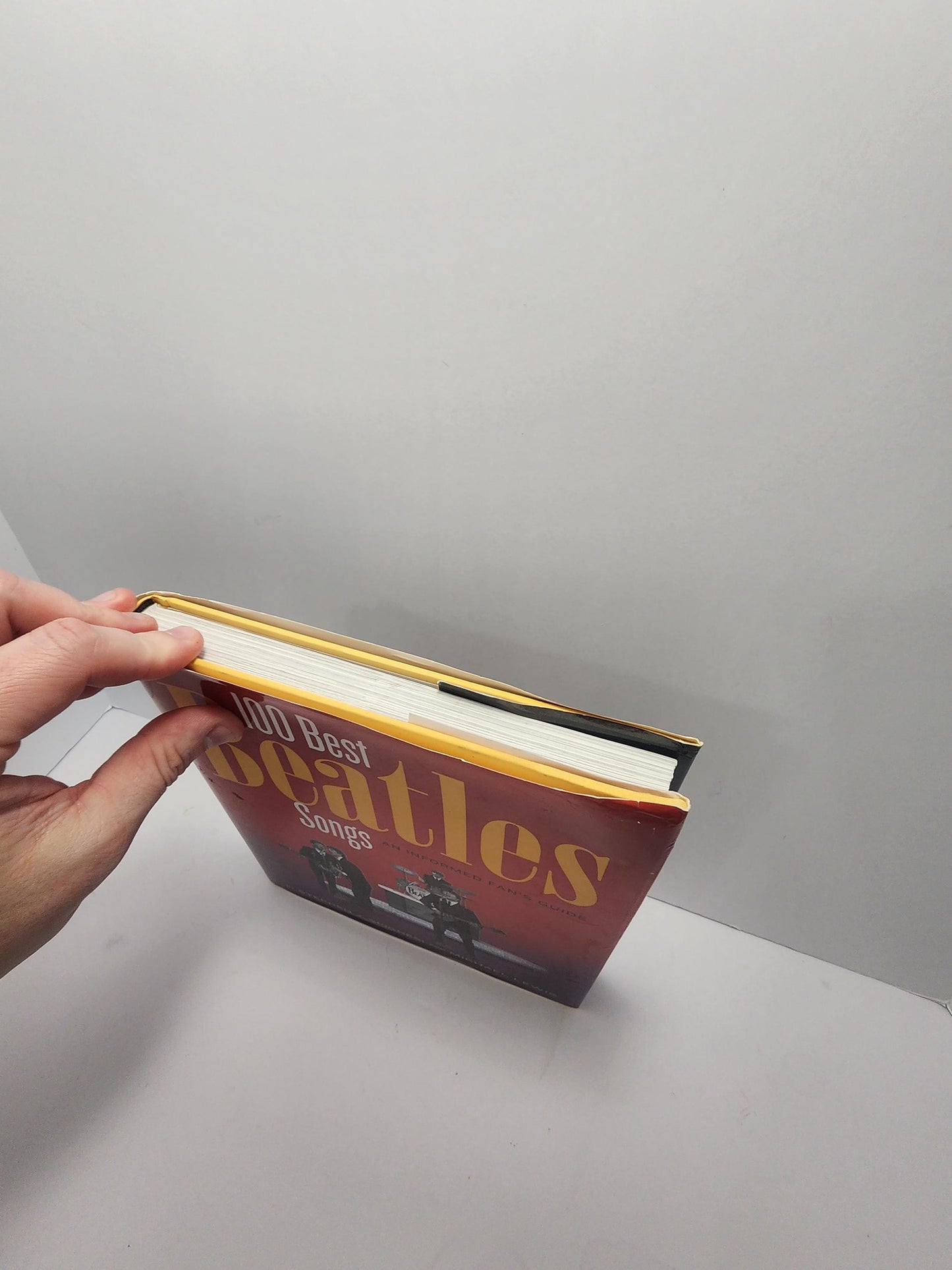 The Beatles 100 Famouns Songs Fan Guide Book - Music - Music Books - Music Gifts - The Beatles - The Beatles Books - Fan Books