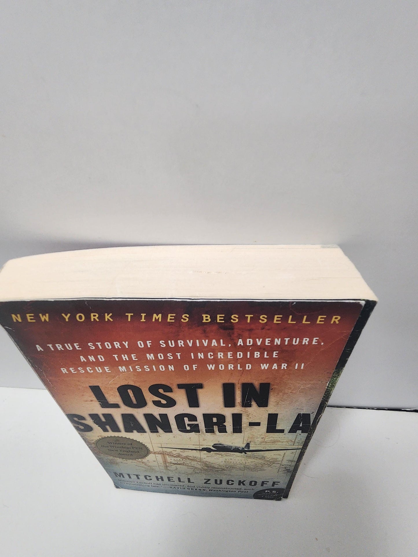 Lost In Shangri LA by Mitchell Zuckoff - Mitchell Zuckoff - New York Times - Best Seller - Lost In Shangri -La - Books - Top Selling Books