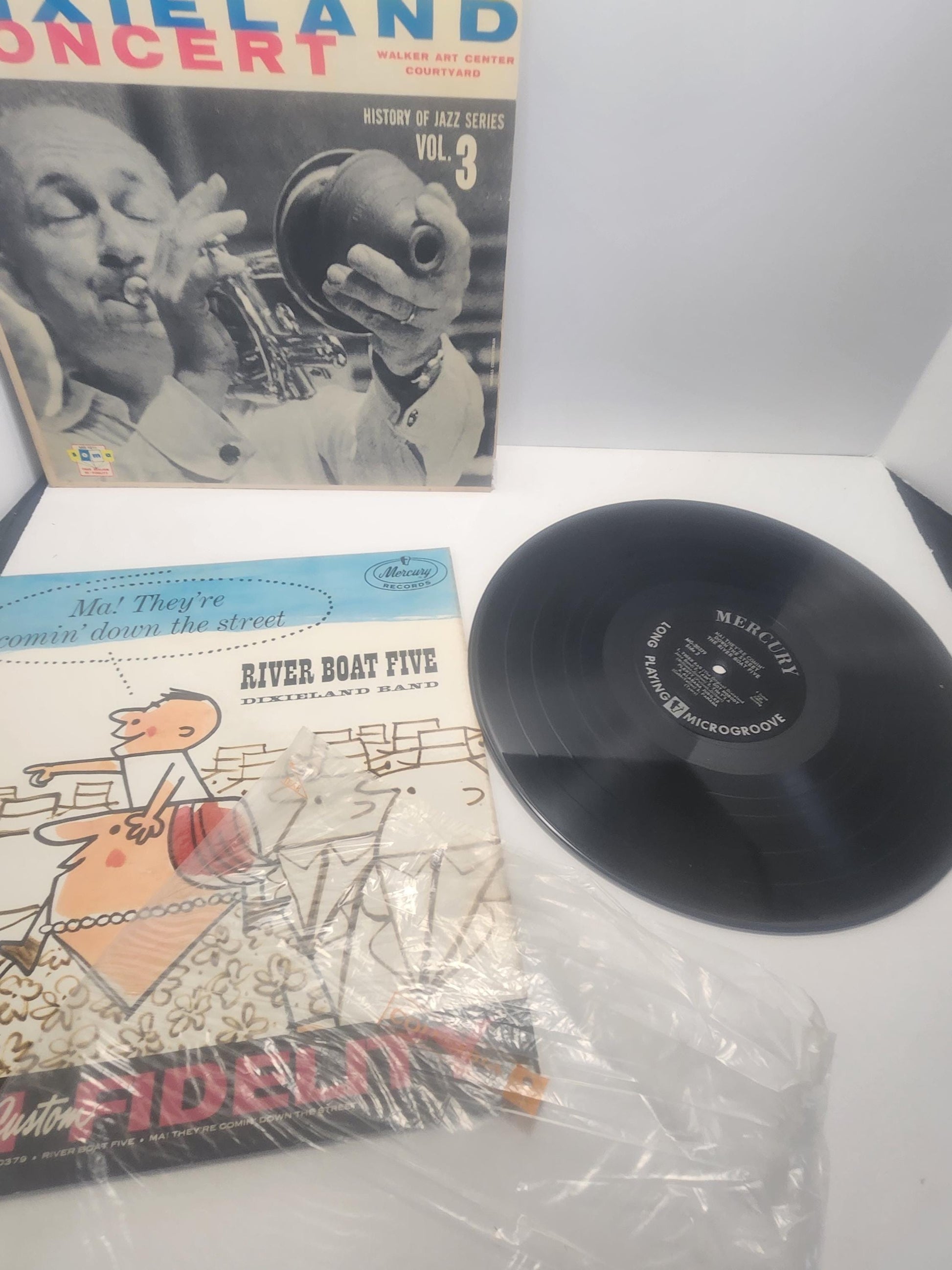 1970's Vinyl LP Records Jazz Bands LOT Of 2 - Records - Vinyl - Vinyl Records - Vinyl LP Records - Dixieland - Jazz Records - River Boat Fiv