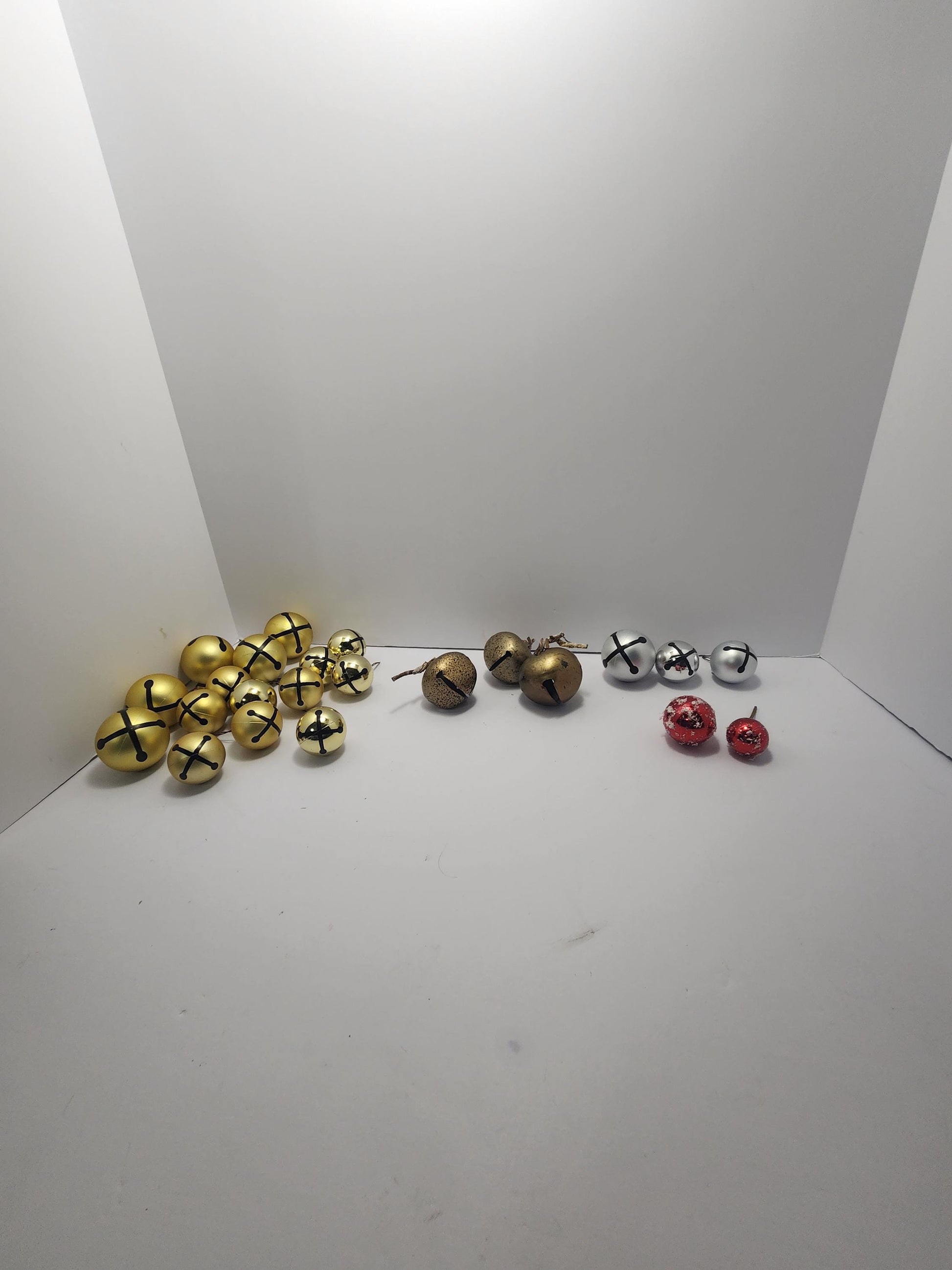 Decorative Bells LOT - Decorations - Decor - Bells - Jingle Bells - Red Bells - Gold Bells - Christmas - Christmas Decor