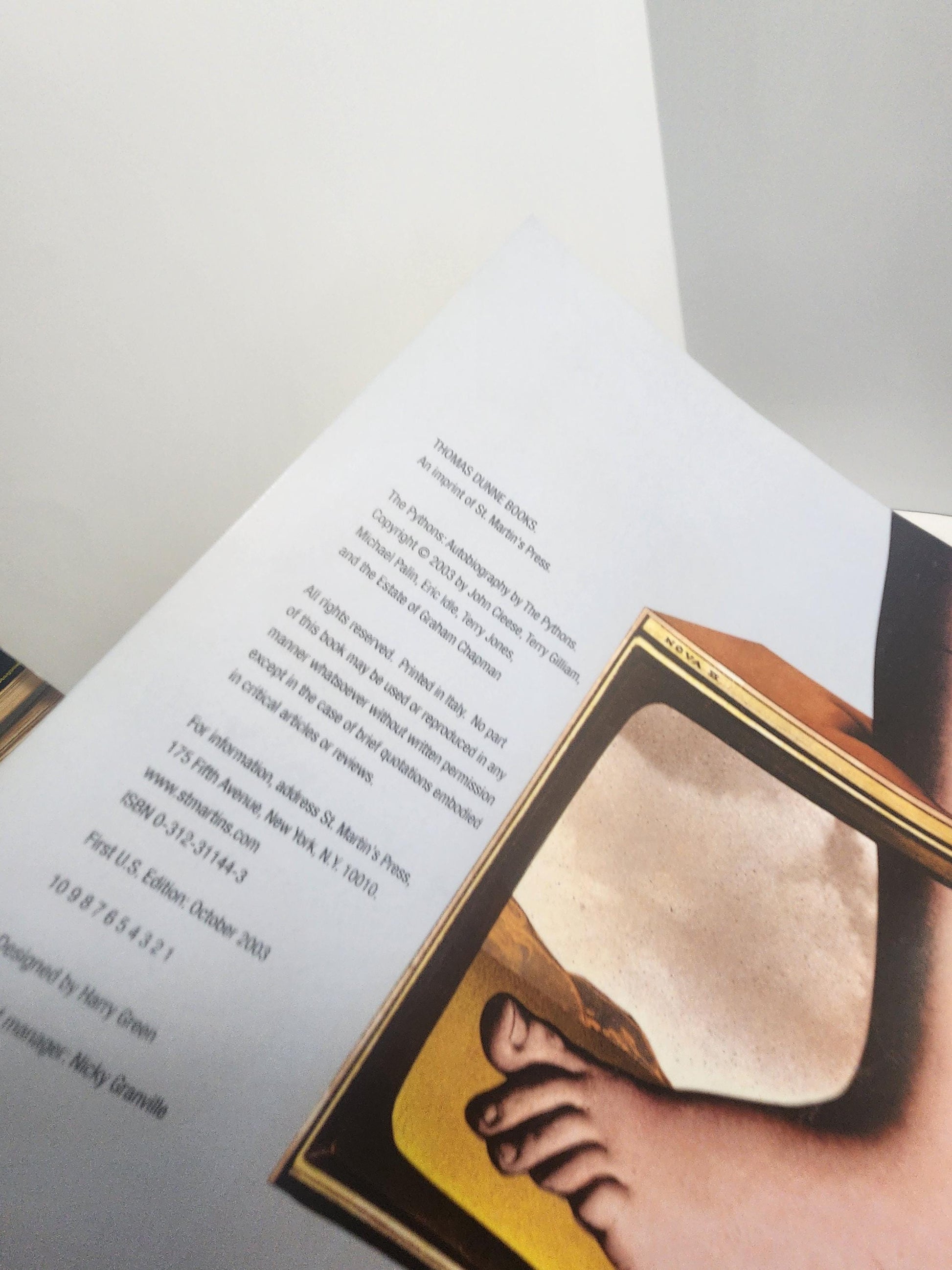 The Pythons 2003 Autobiography Book By The Pythons - The Pythons - Music - Music Books - Autobiography - Autobiography Books