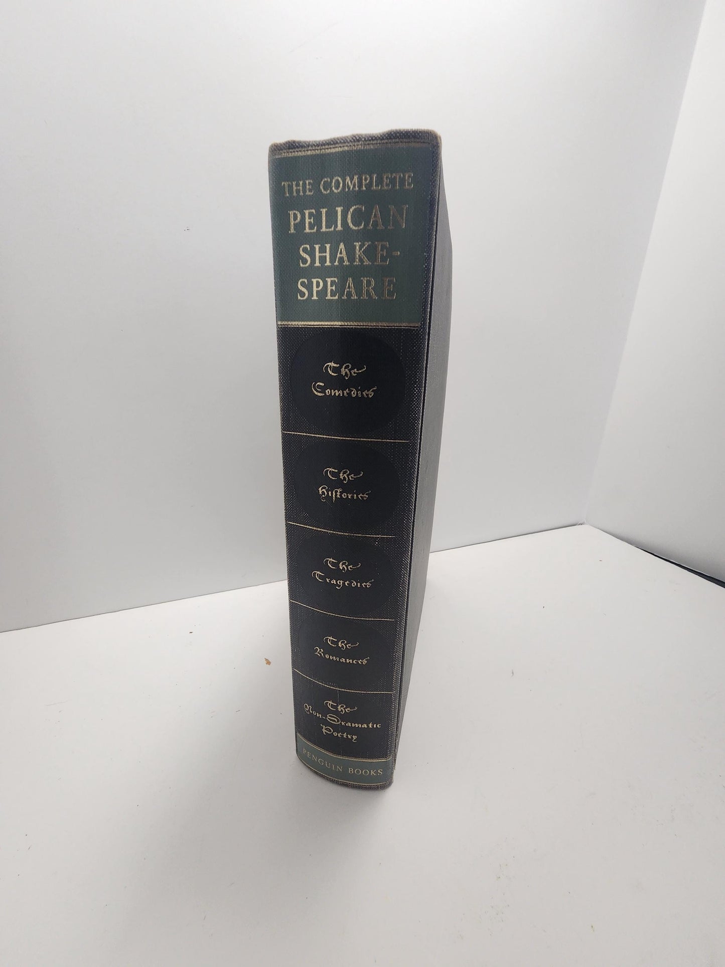 1977 Complete Pelican Shakespeare by William Shakespeare, published by Penguin Books - Shakespeare - Shakespeare Books - Penguin Books -1970